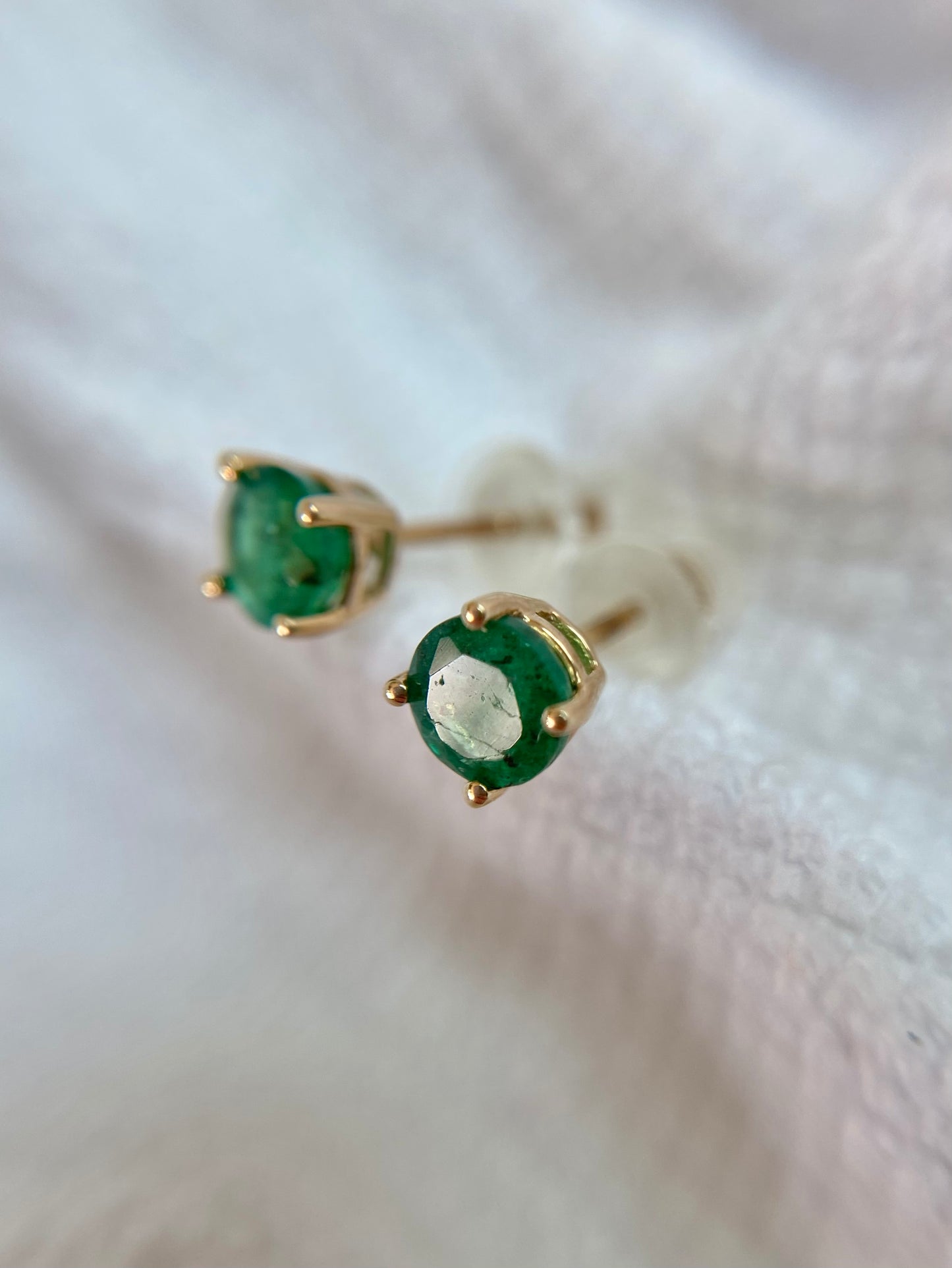 Preloved 14k Gold Emerald Studs