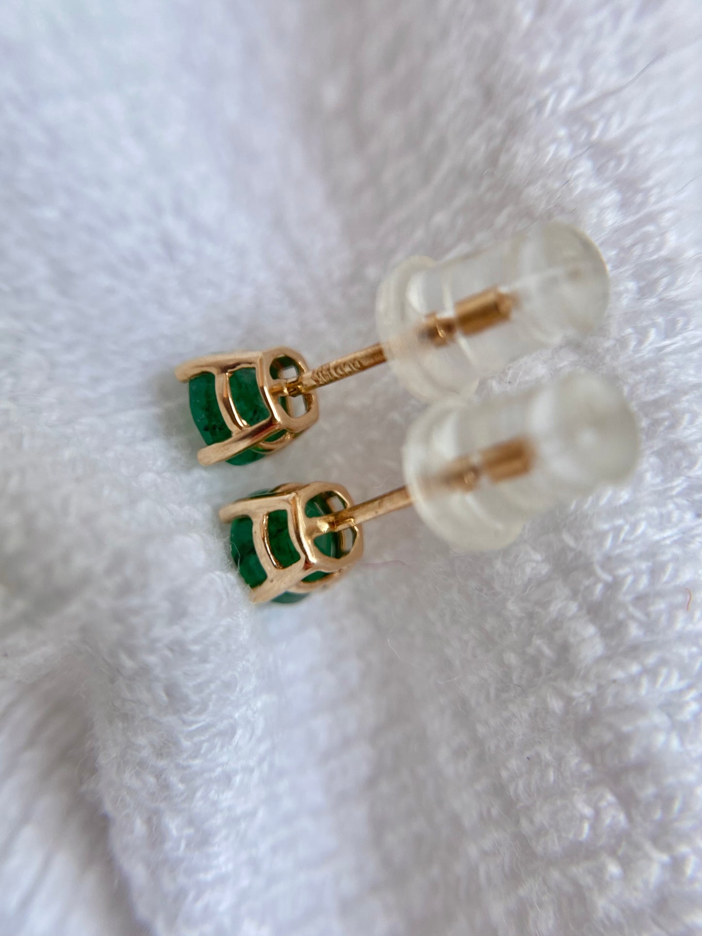 Preloved 14k Gold Emerald Studs