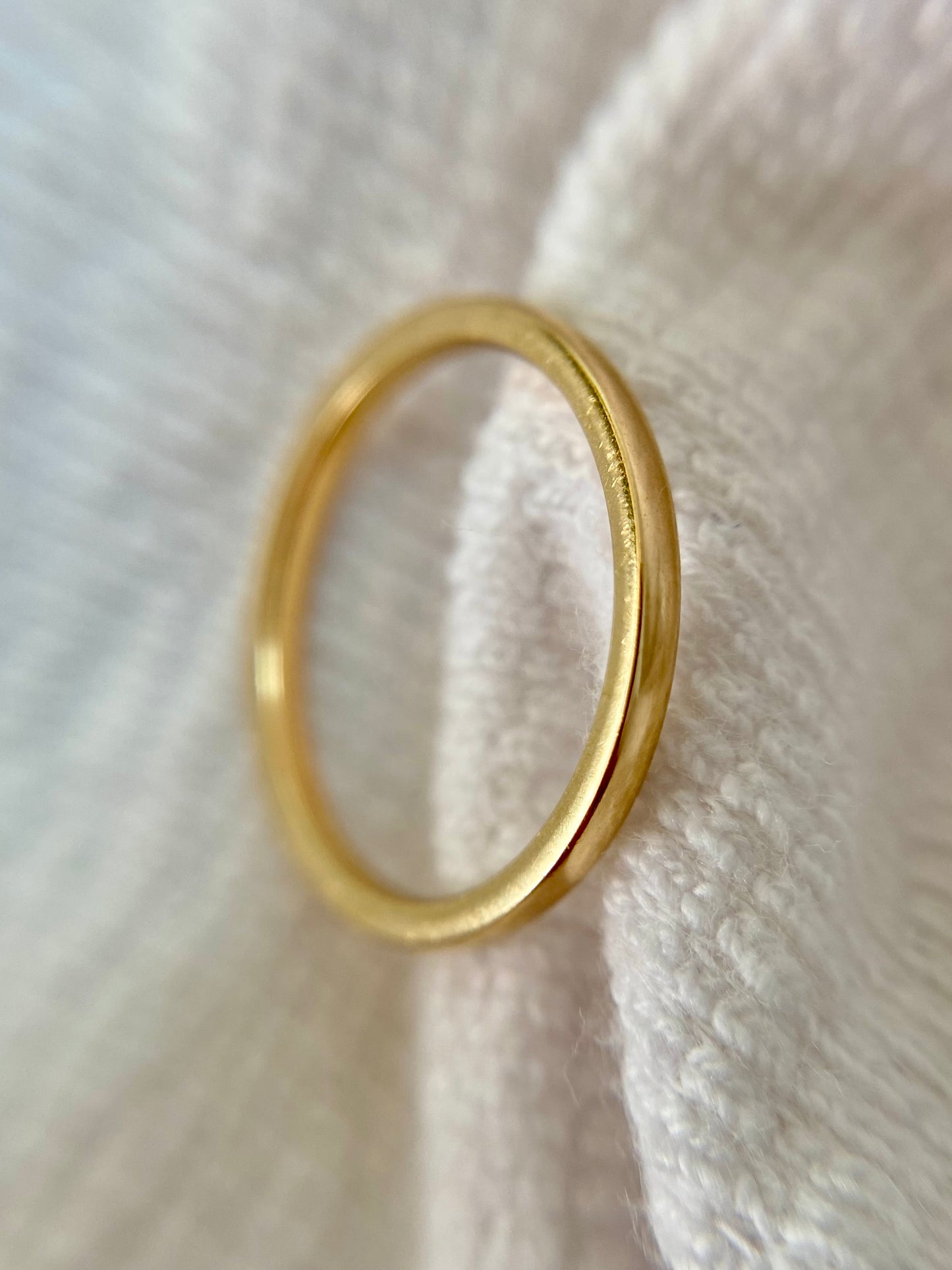 Vintage 18ct Gold Minimal Chester Band