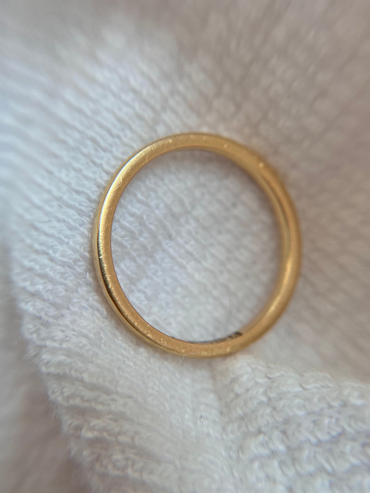 Vintage 18ct Gold Minimal Chester Band