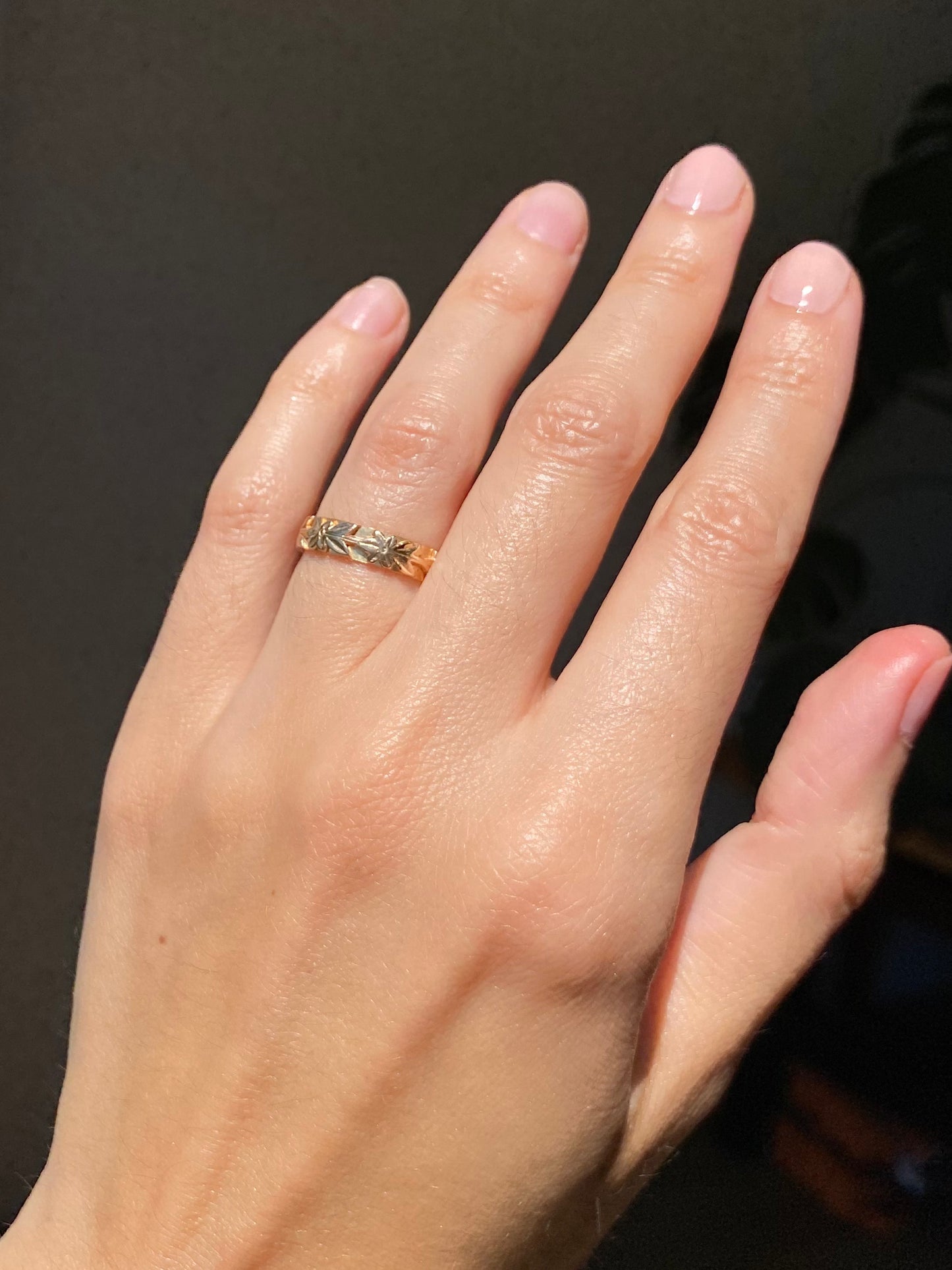 Vintage 9ct Gold 3D Floral Band Ring