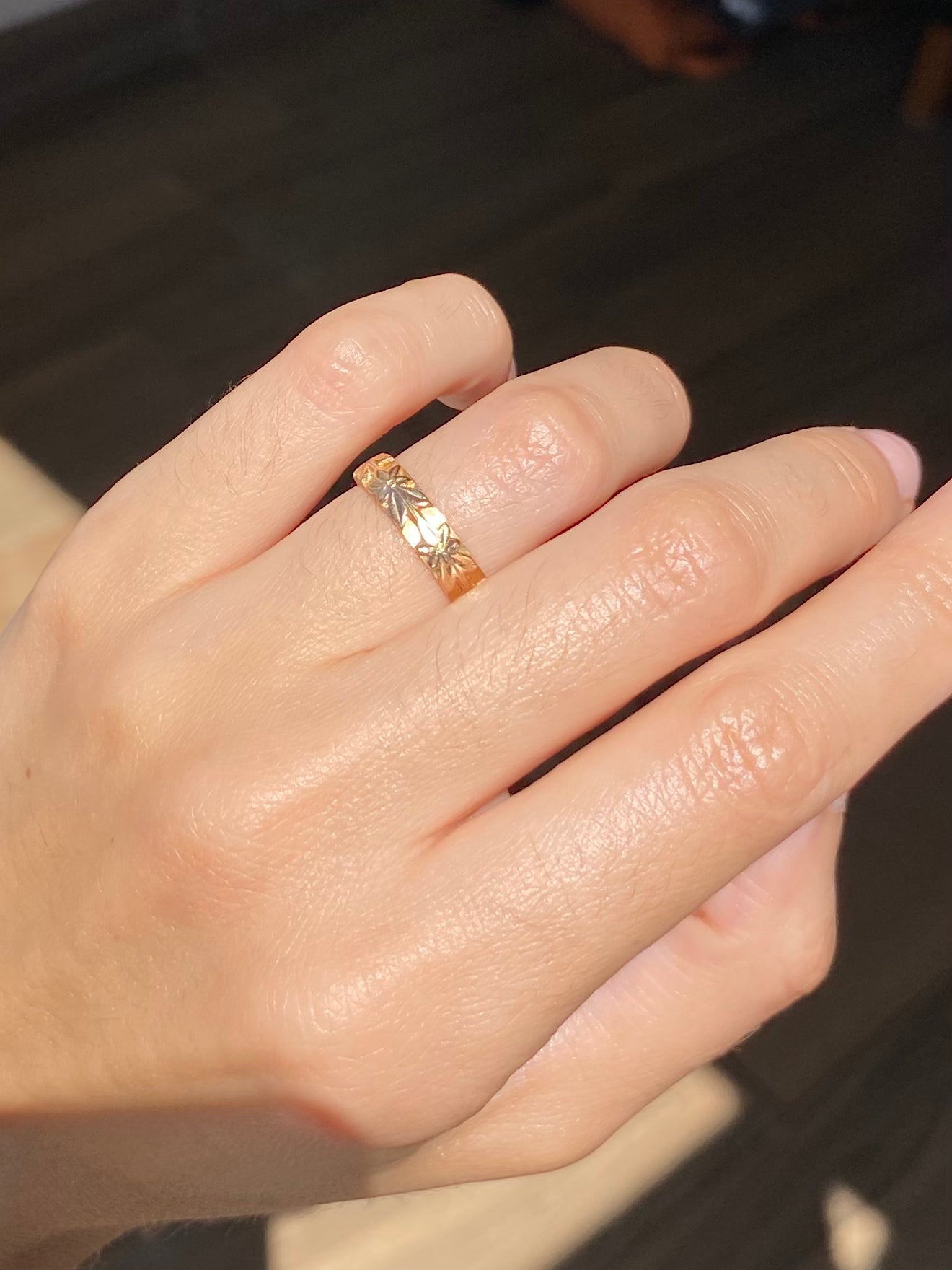 Vintage 9ct Gold 3D Floral Band Ring