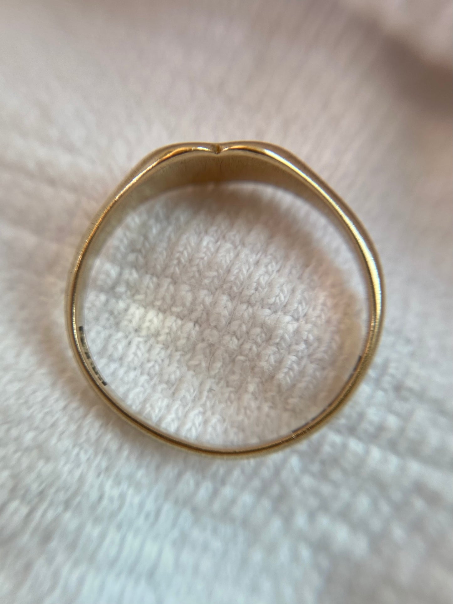 Vintage 9ct Gold Plain Heart Ring