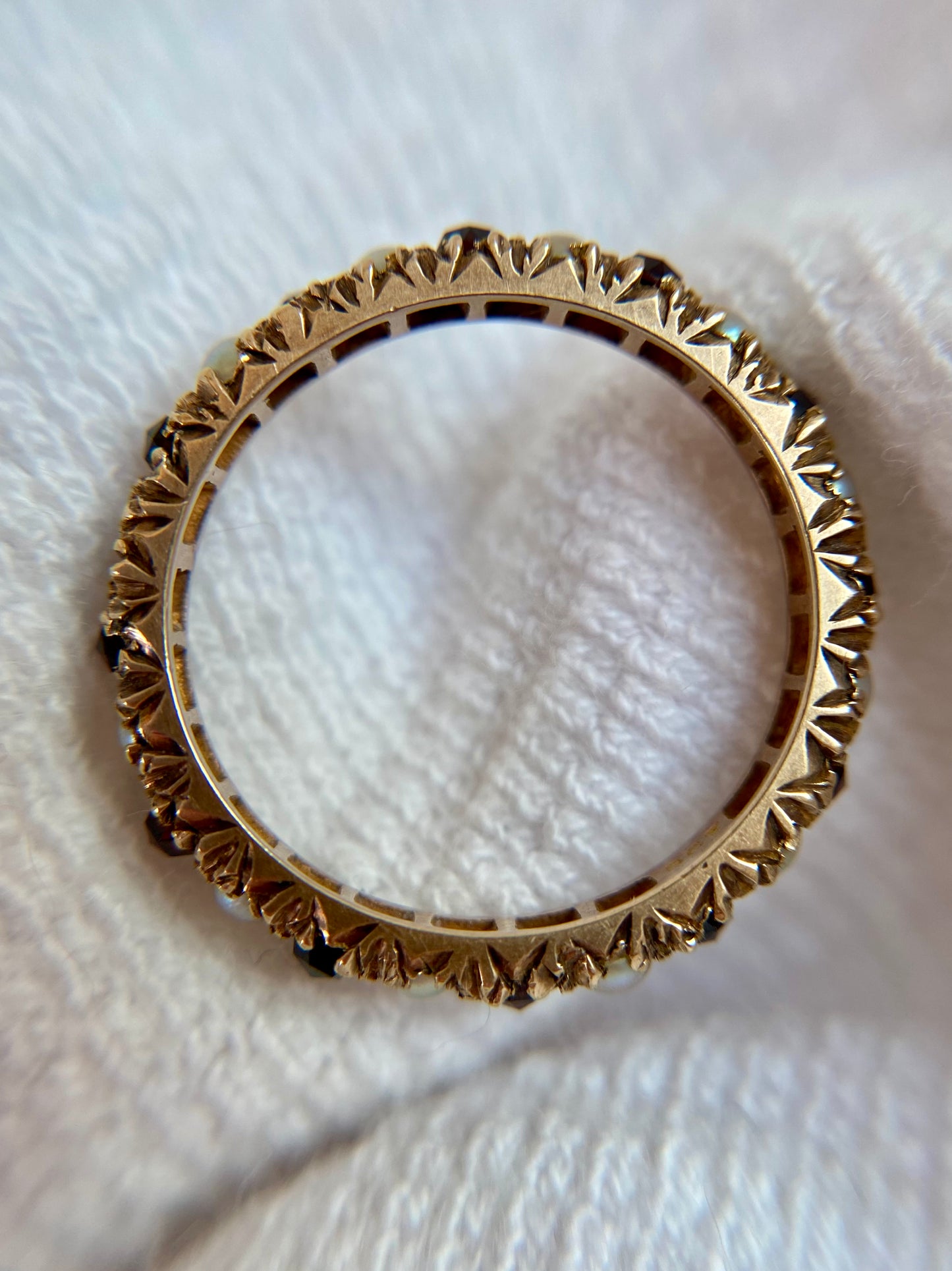 Vintage 9ct Gold Garnet + Pearl Eternity Ring