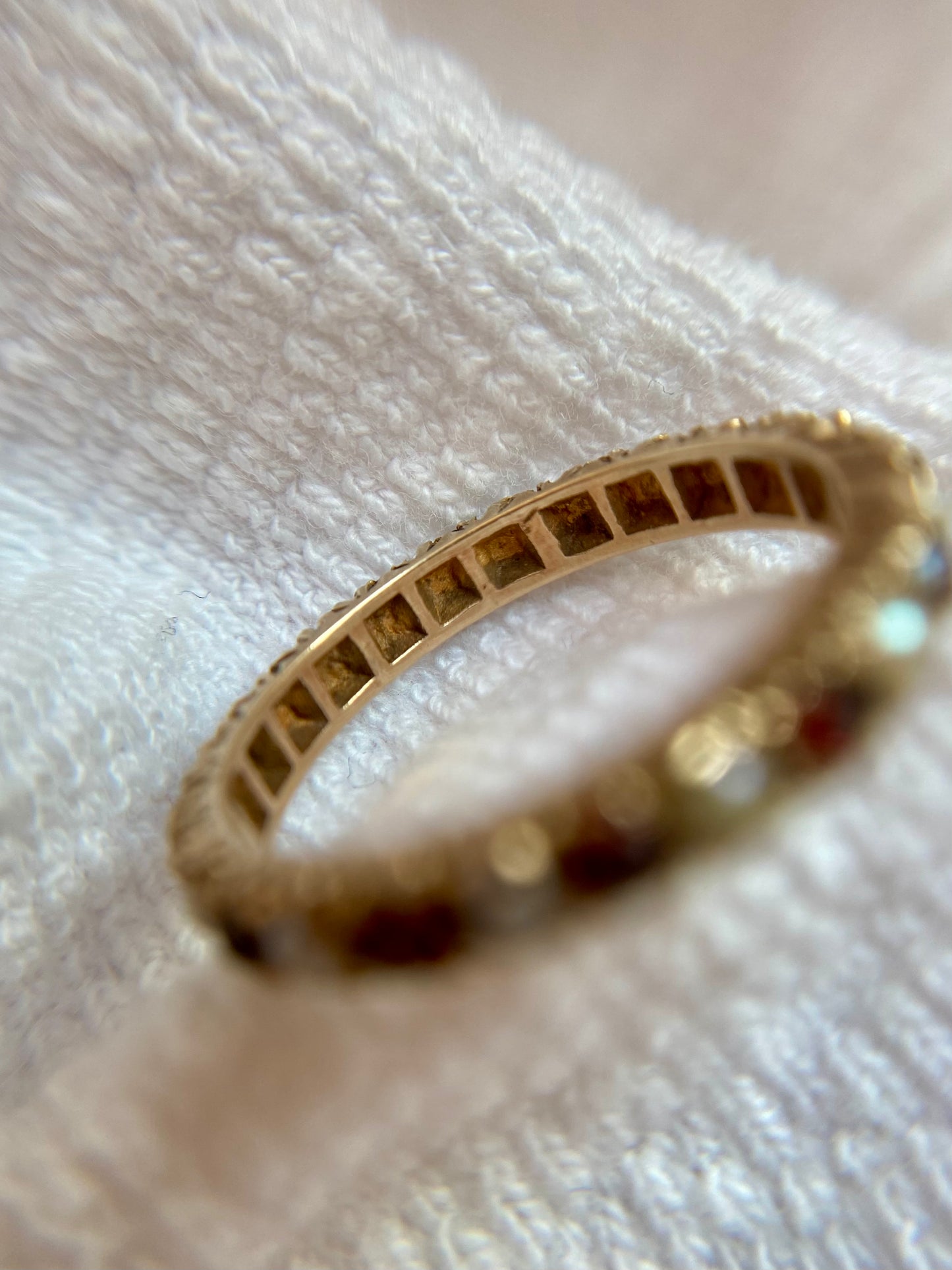 Vintage 9ct Gold Garnet + Pearl Eternity Ring