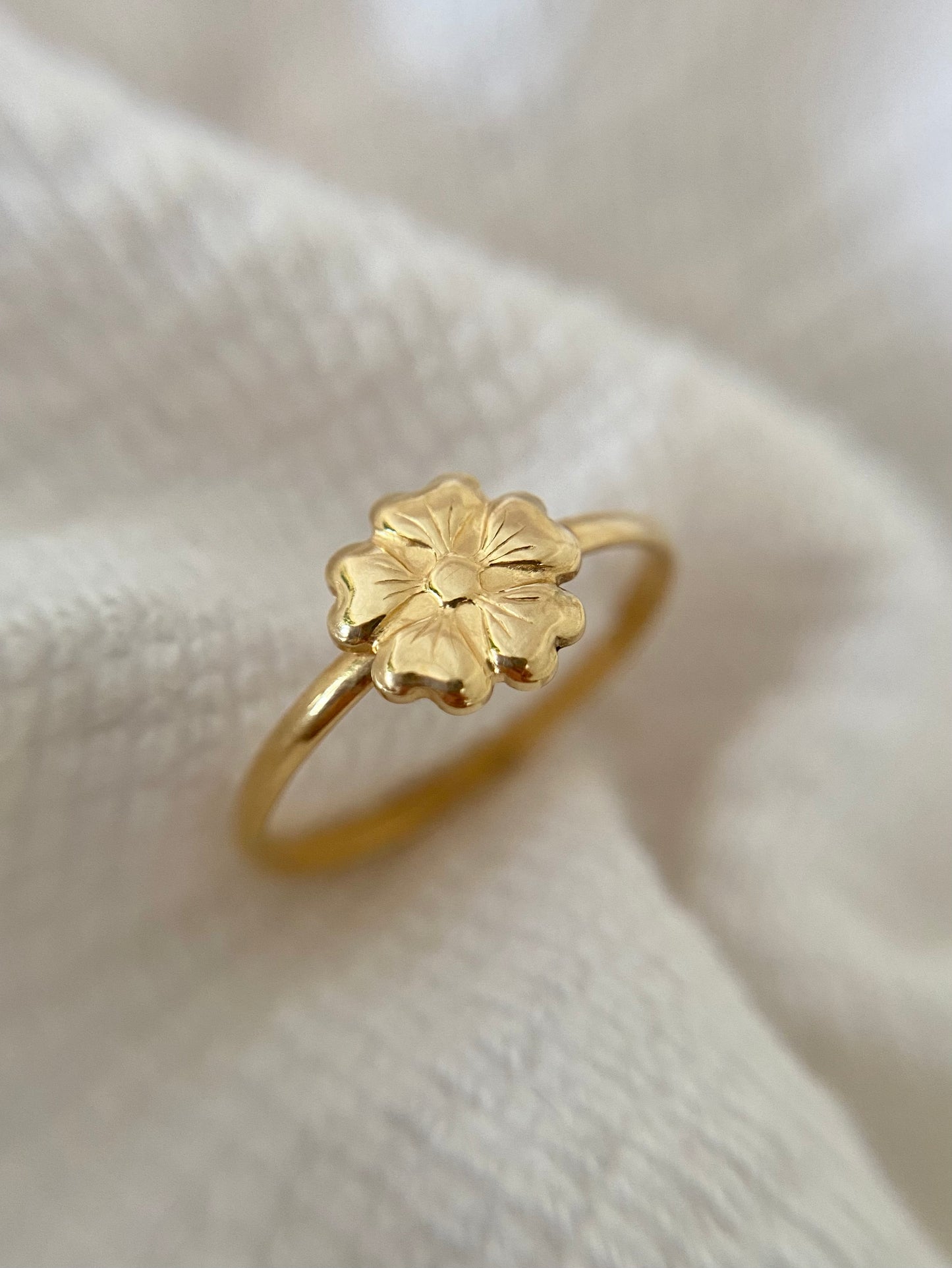 Preloved 18ct Gold Flower Ring