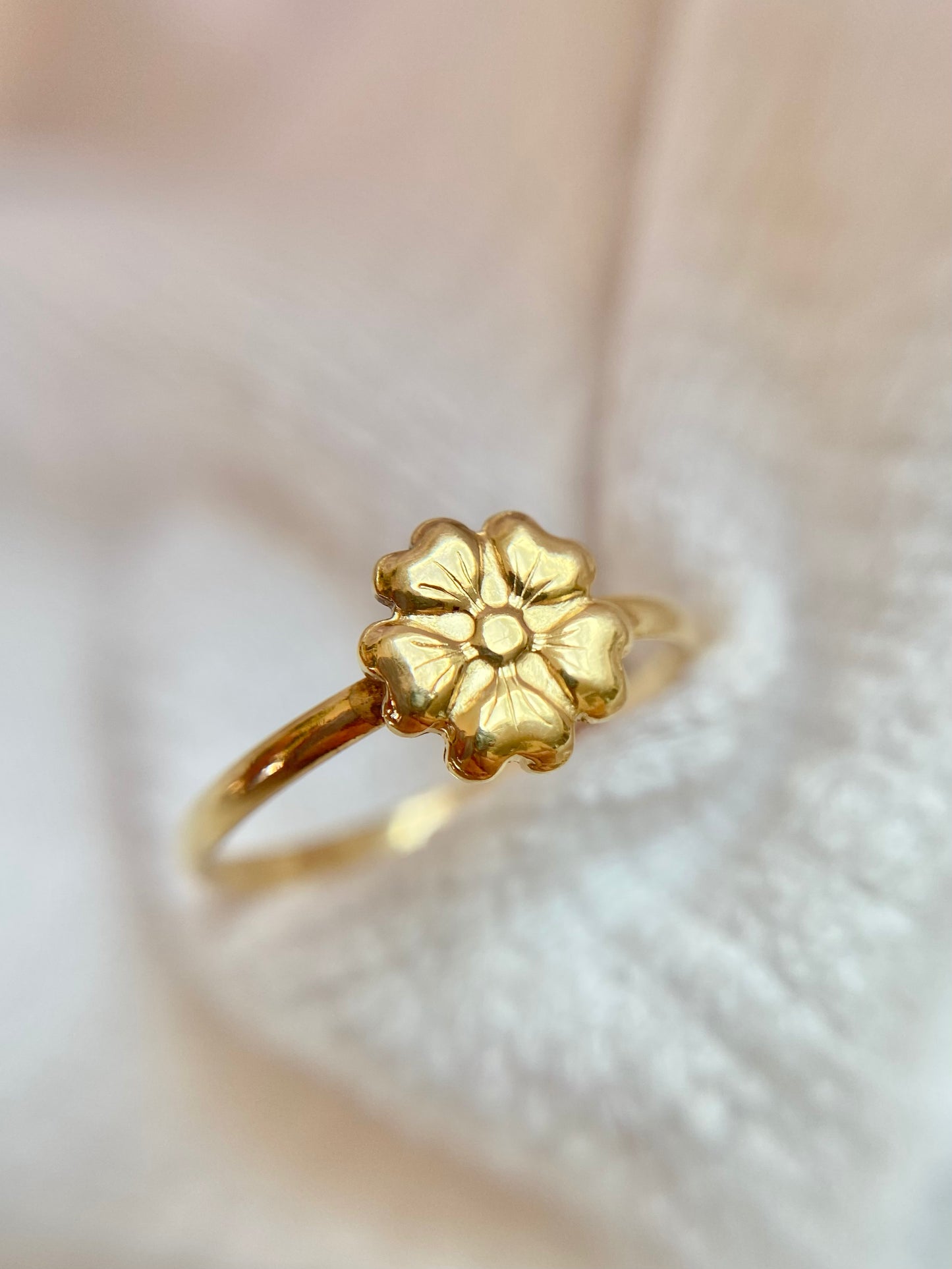 Preloved 18ct Gold Flower Ring