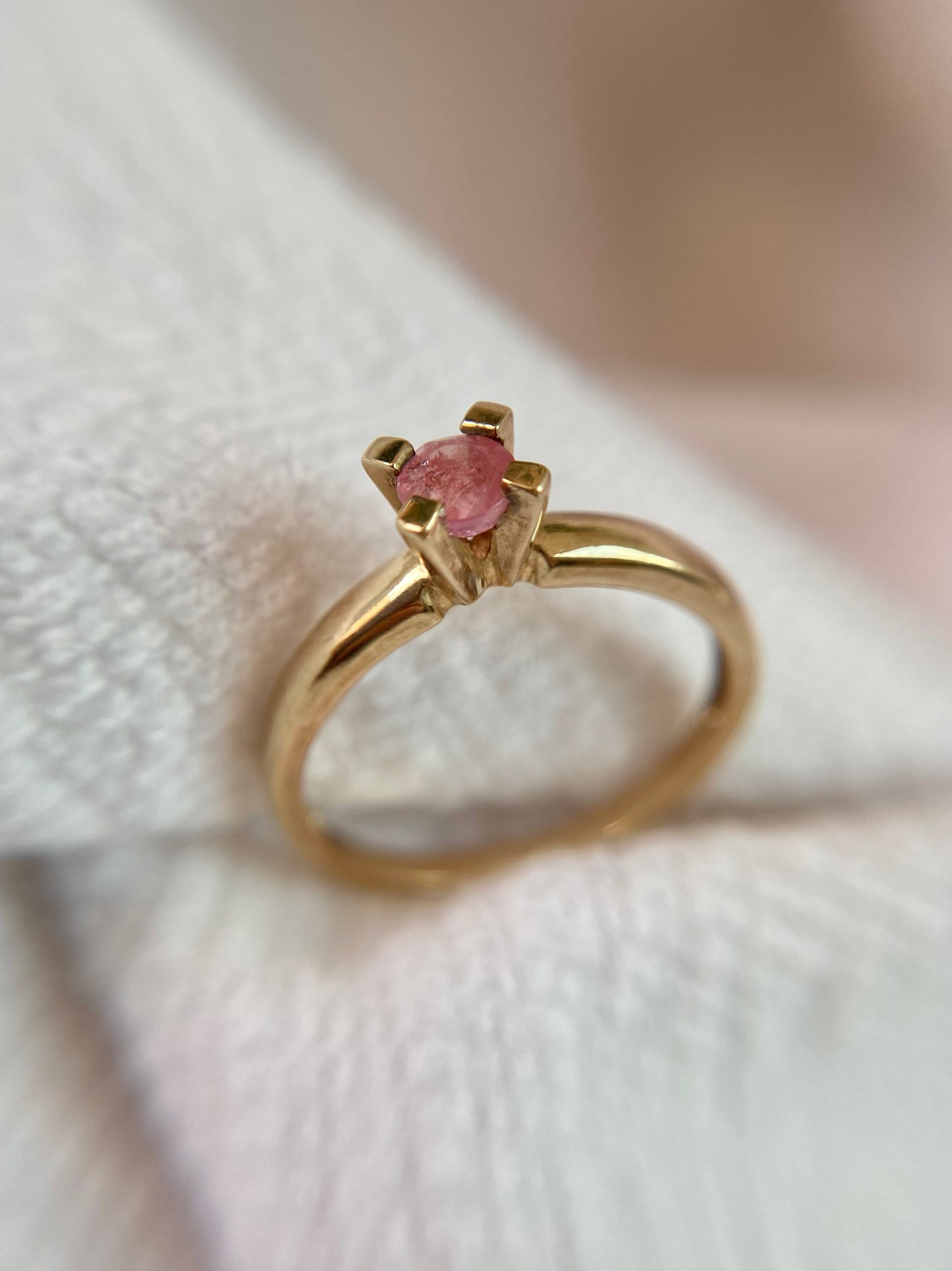 Vintage 9ct Gold Pink Tourmaline Solitaire Ring
