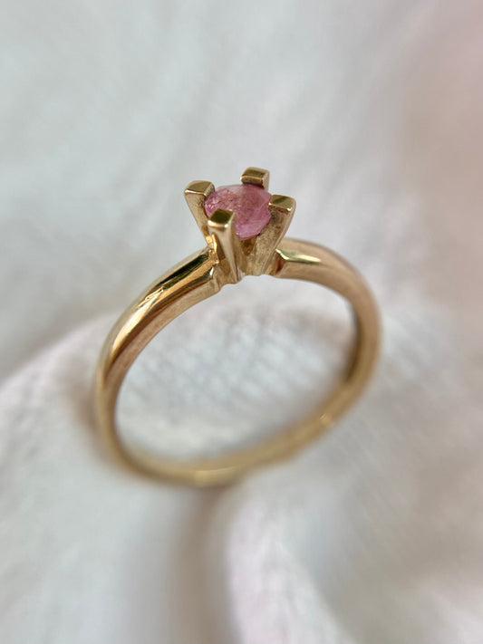 Vintage 9ct Gold Pink Tourmaline Solitaire Ring