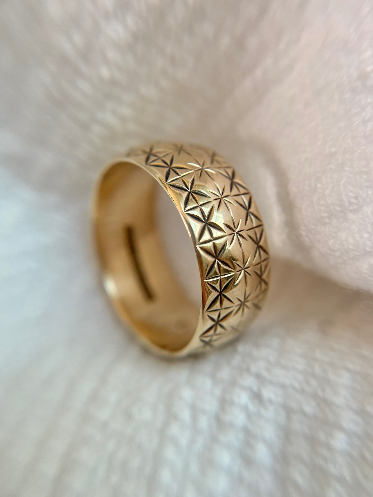 Vintage 9ct Gold Starry Band