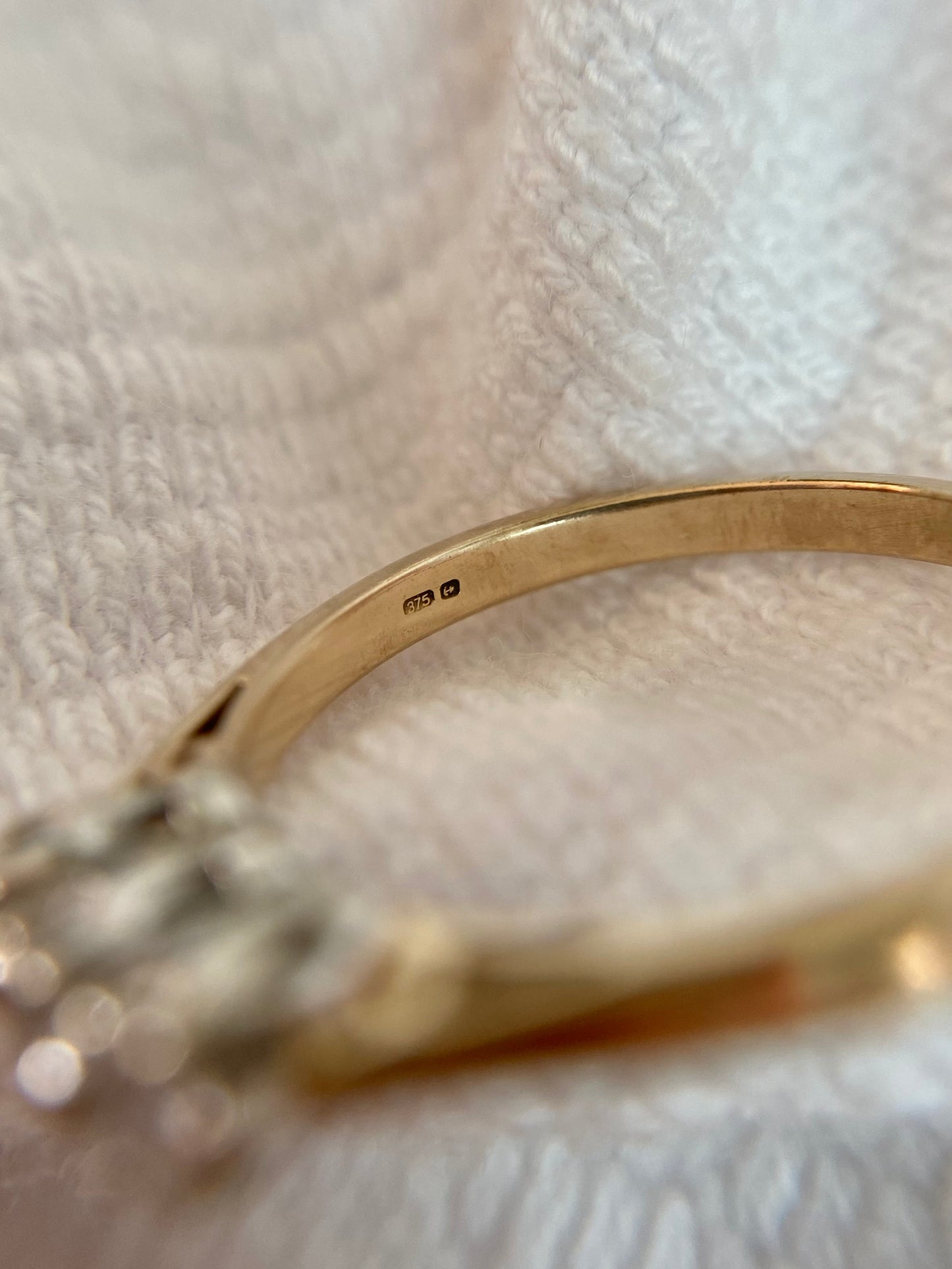 Vintage 9ct Gold Diamond Trilogy Ring