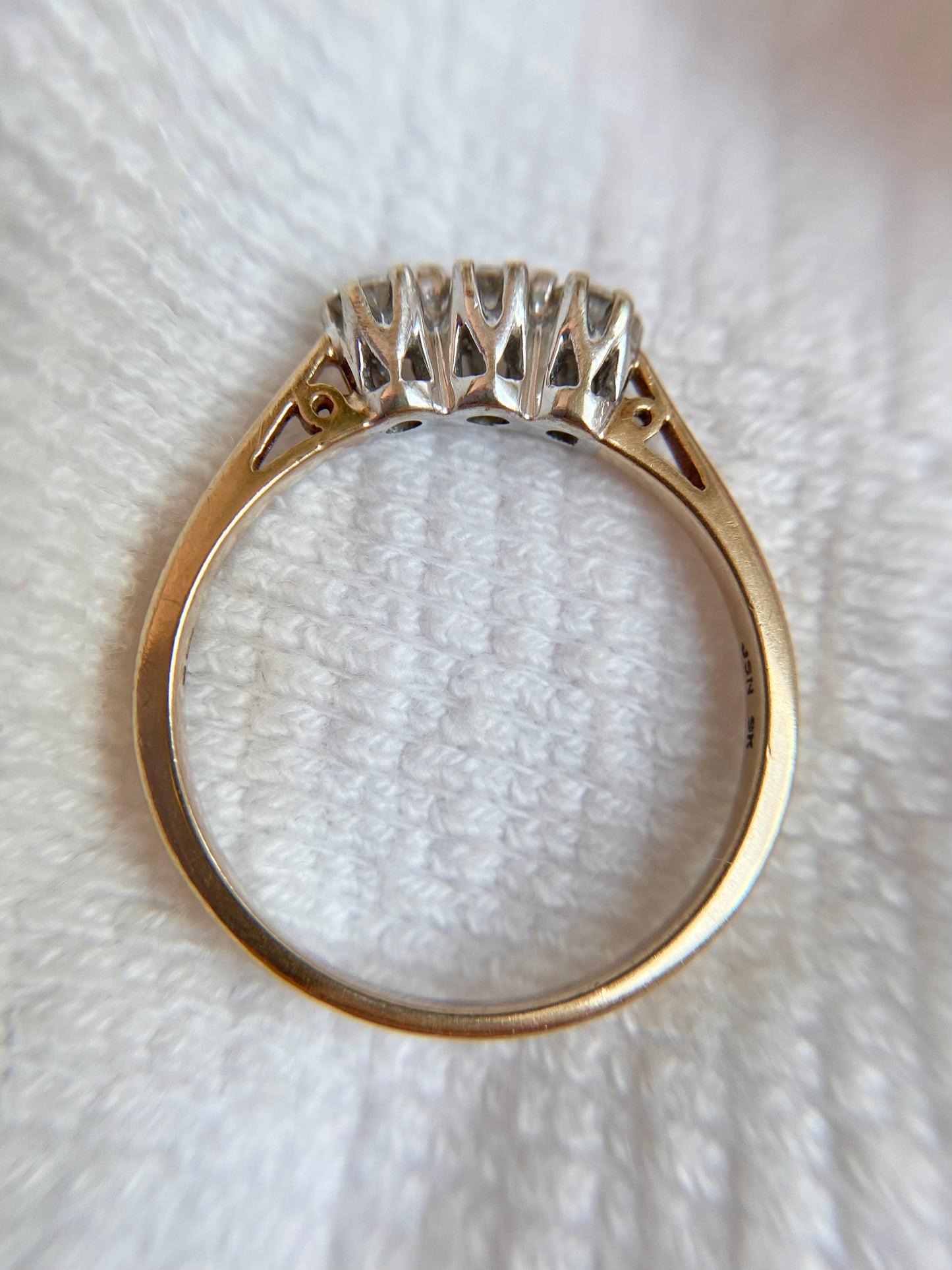 Vintage 9ct Gold Diamond Trilogy Ring
