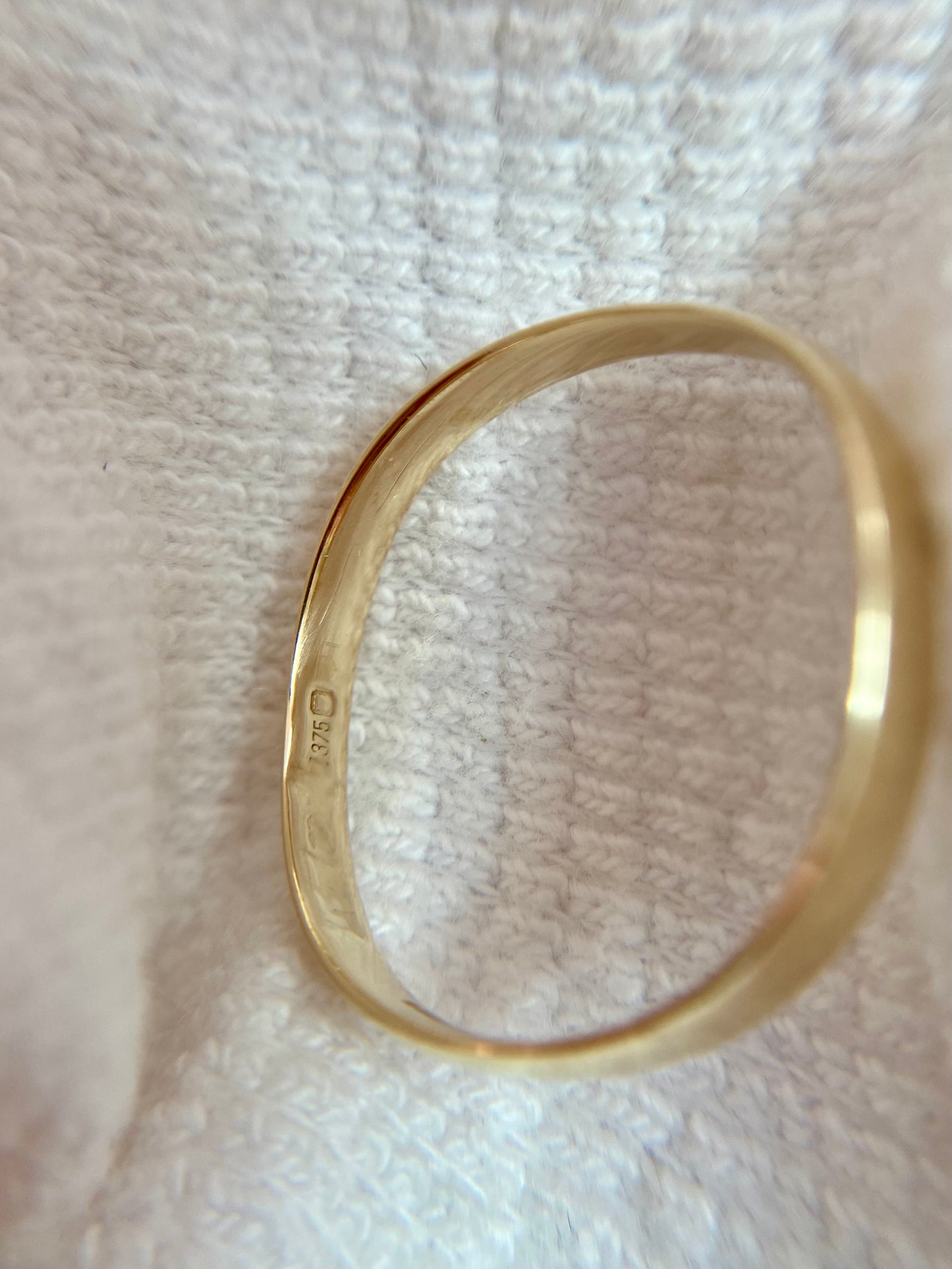 Vintage 9ct Gold Wavy Band