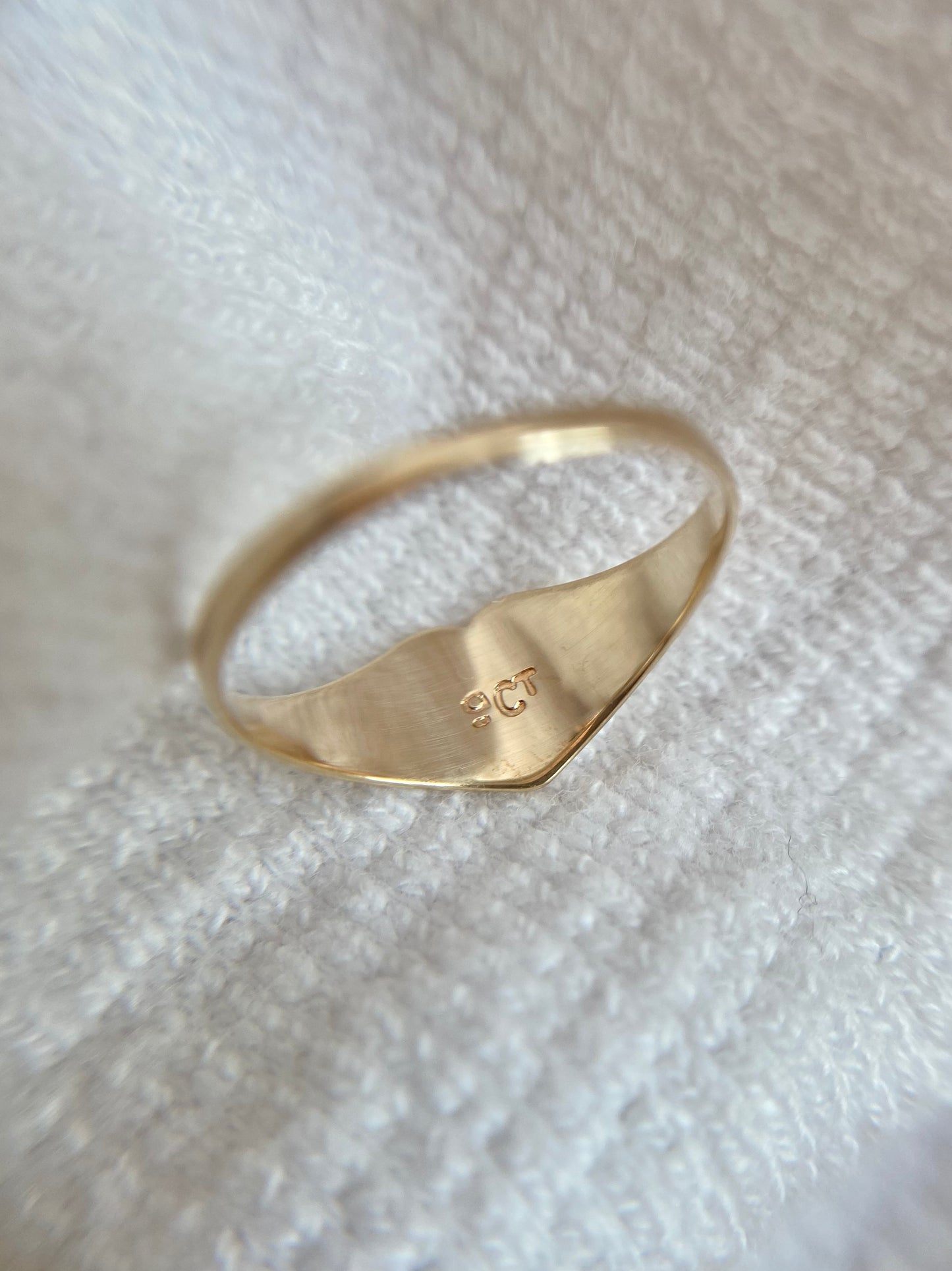 Preloved 9ct Gold Heart Pinky Ring