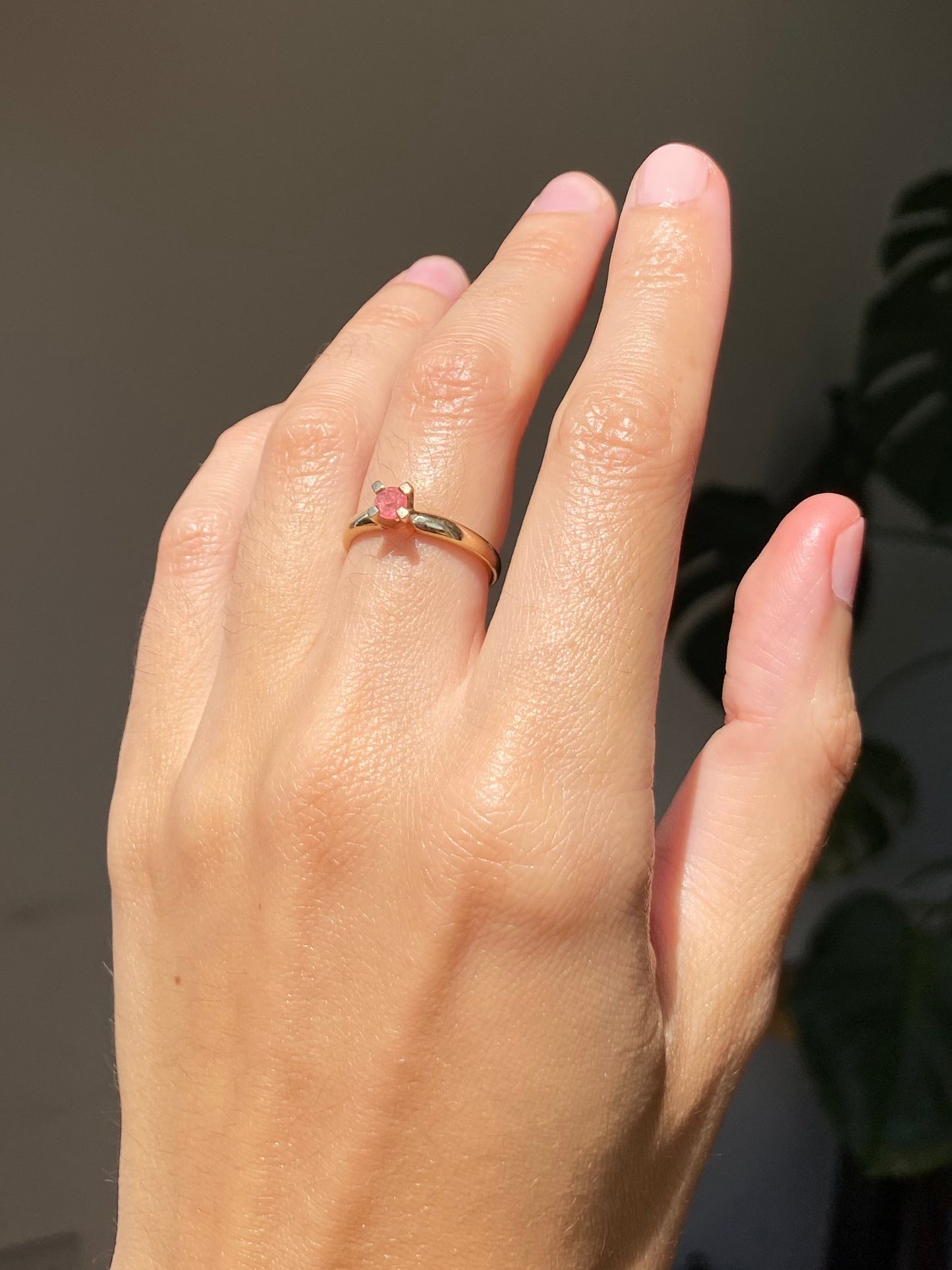 Vintage 9ct Gold Pink Tourmaline Solitaire Ring