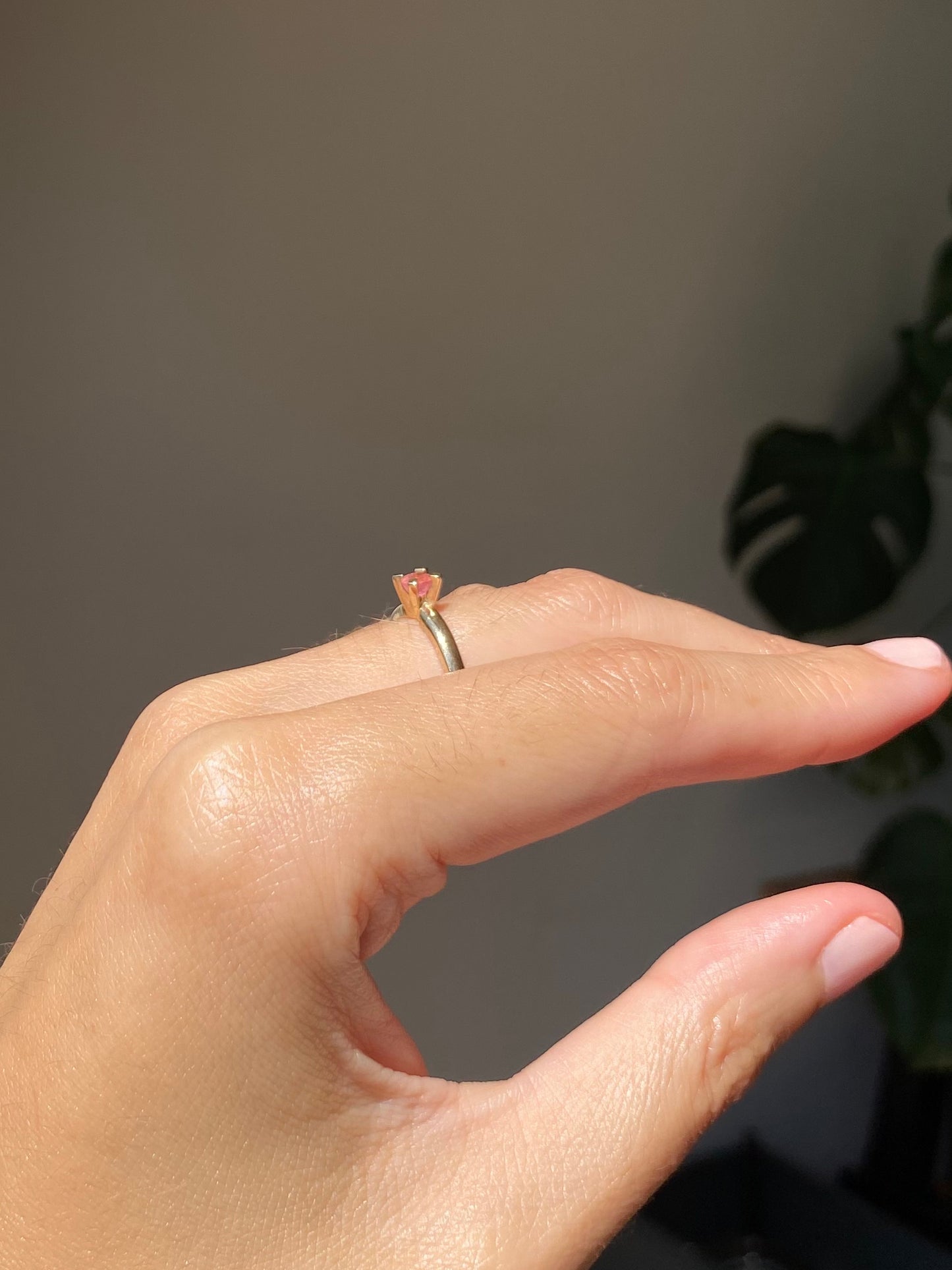 Vintage 9ct Gold Pink Tourmaline Solitaire Ring