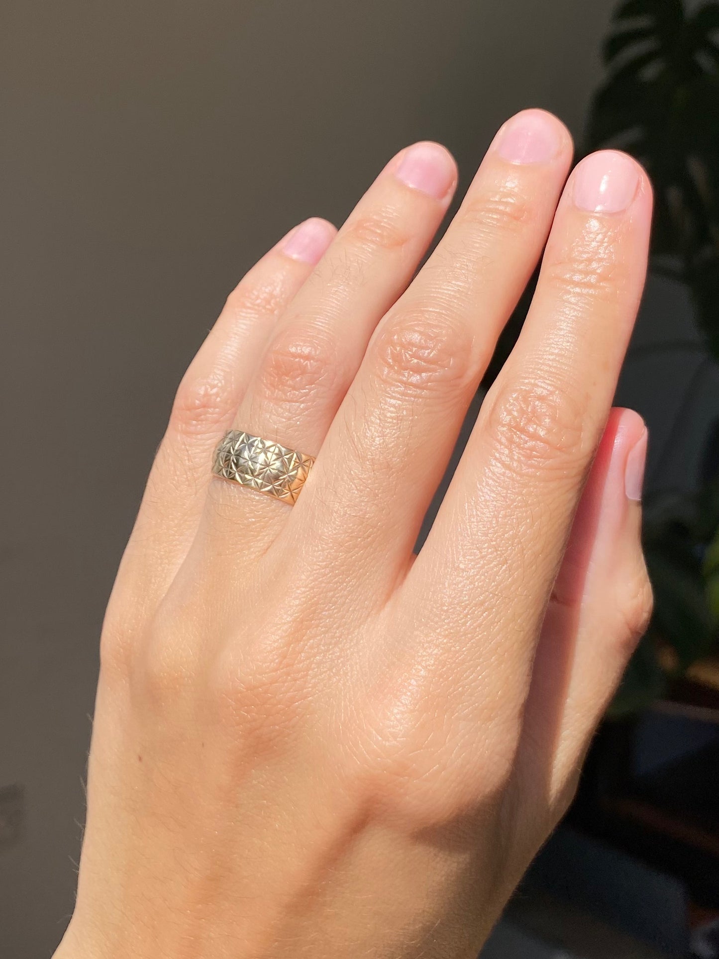 Vintage 9ct Gold Starry Band