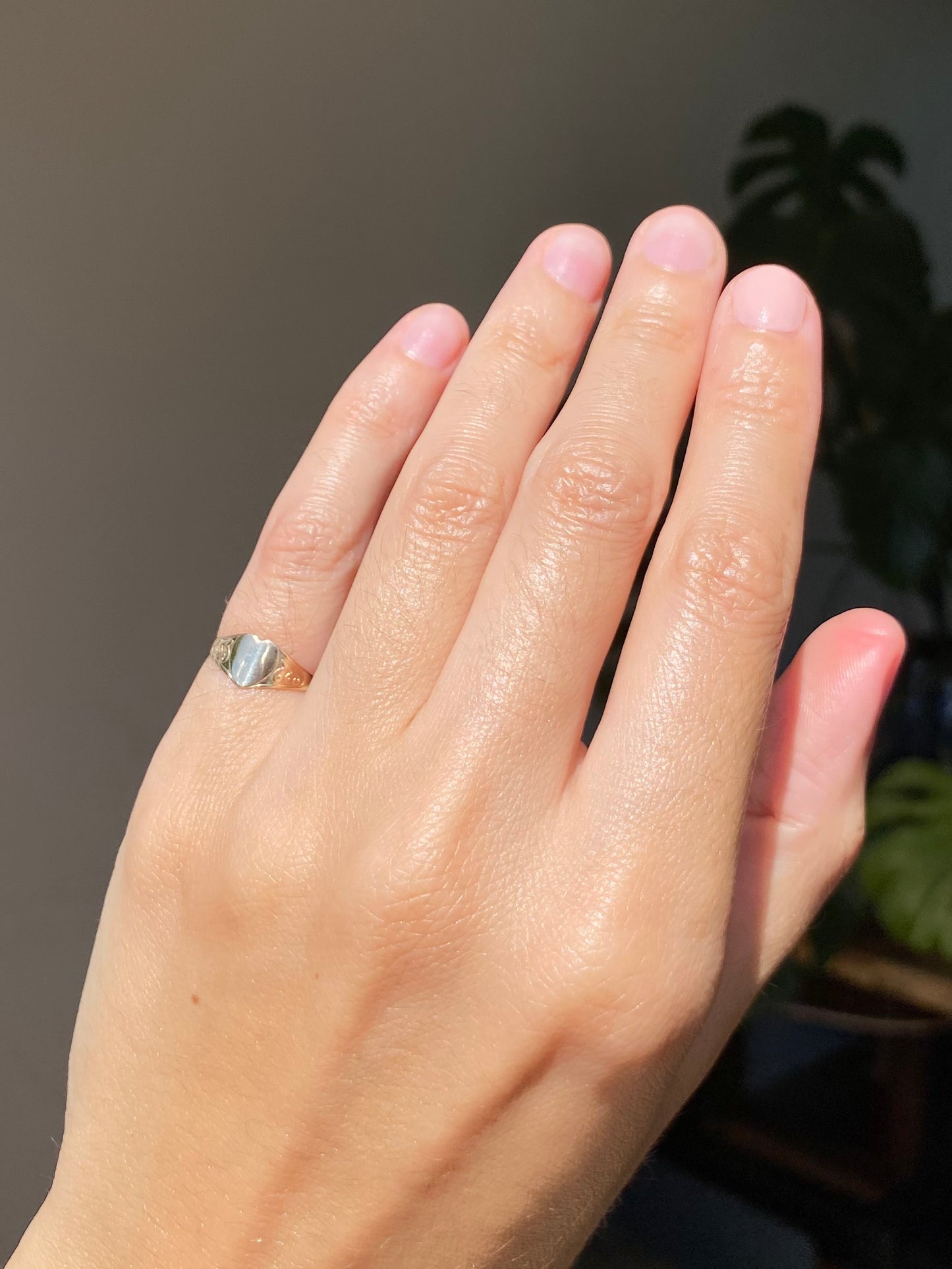 Preloved 9ct Gold Heart Pinky Ring