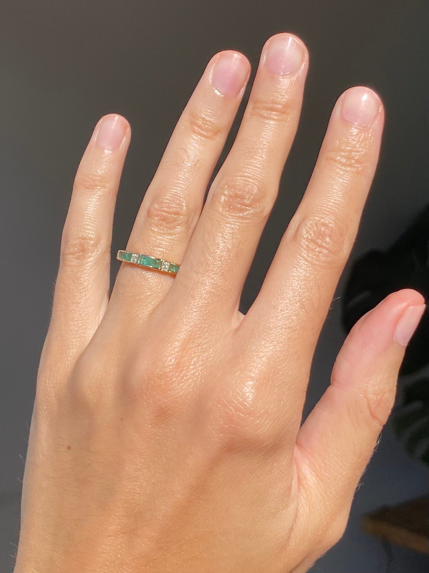 Preloved 9ct Gold Emerald + Diamond ring