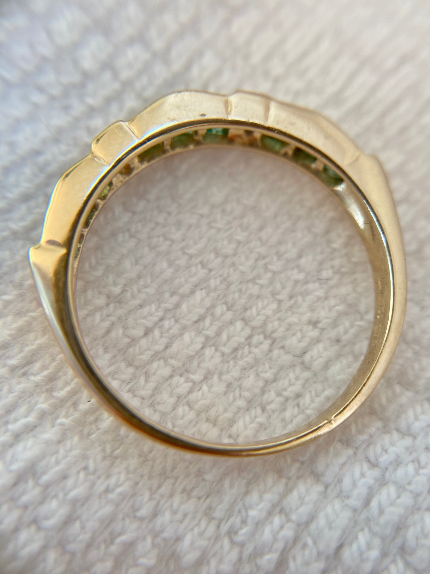 Preloved 9ct Gold Emerald + Diamond ring