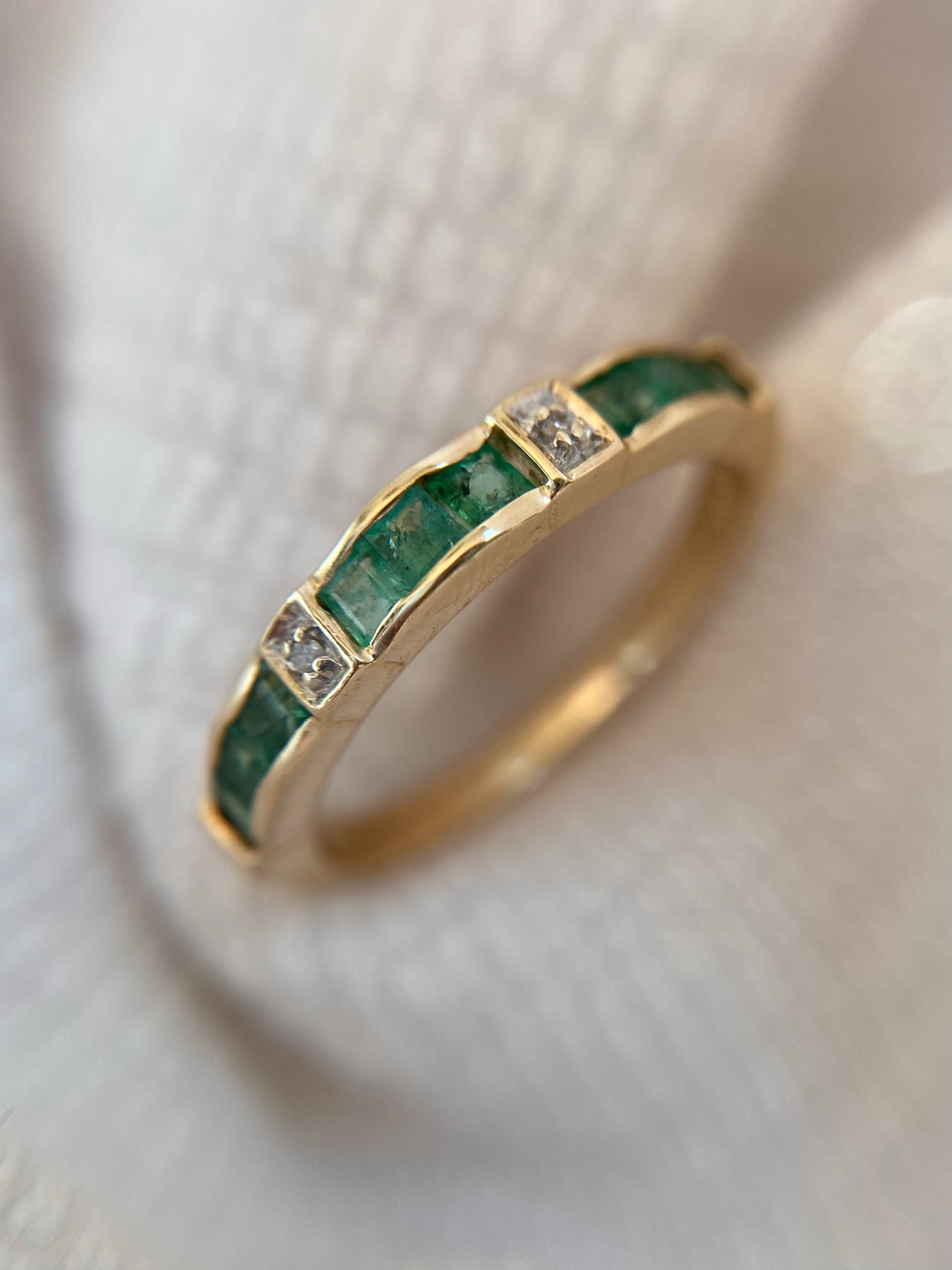Preloved 9ct Gold Emerald + Diamond ring