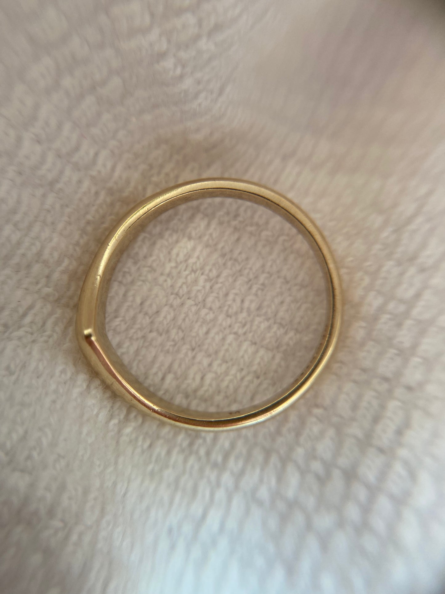 Vintage 9ct Gold Plain Wishbone Ring