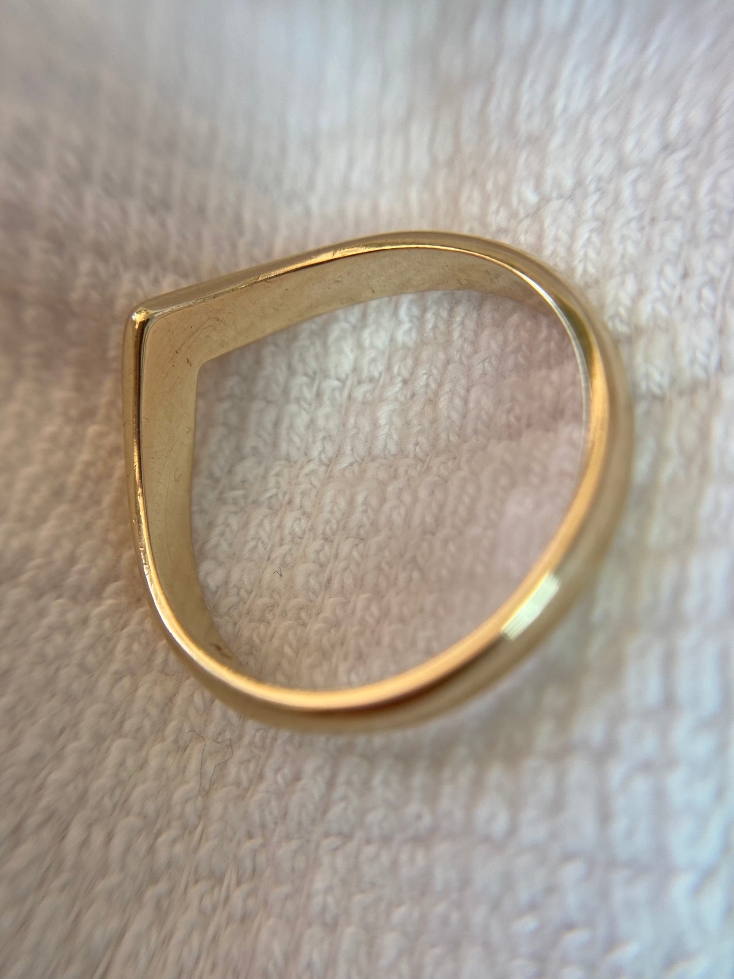 Vintage 9ct Gold Plain Wishbone Ring