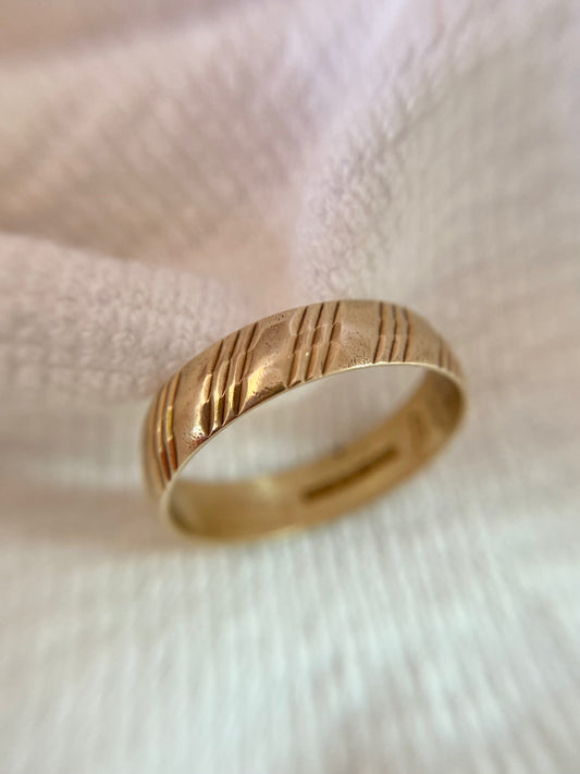 Vintage 9ct Gold Patterned Band