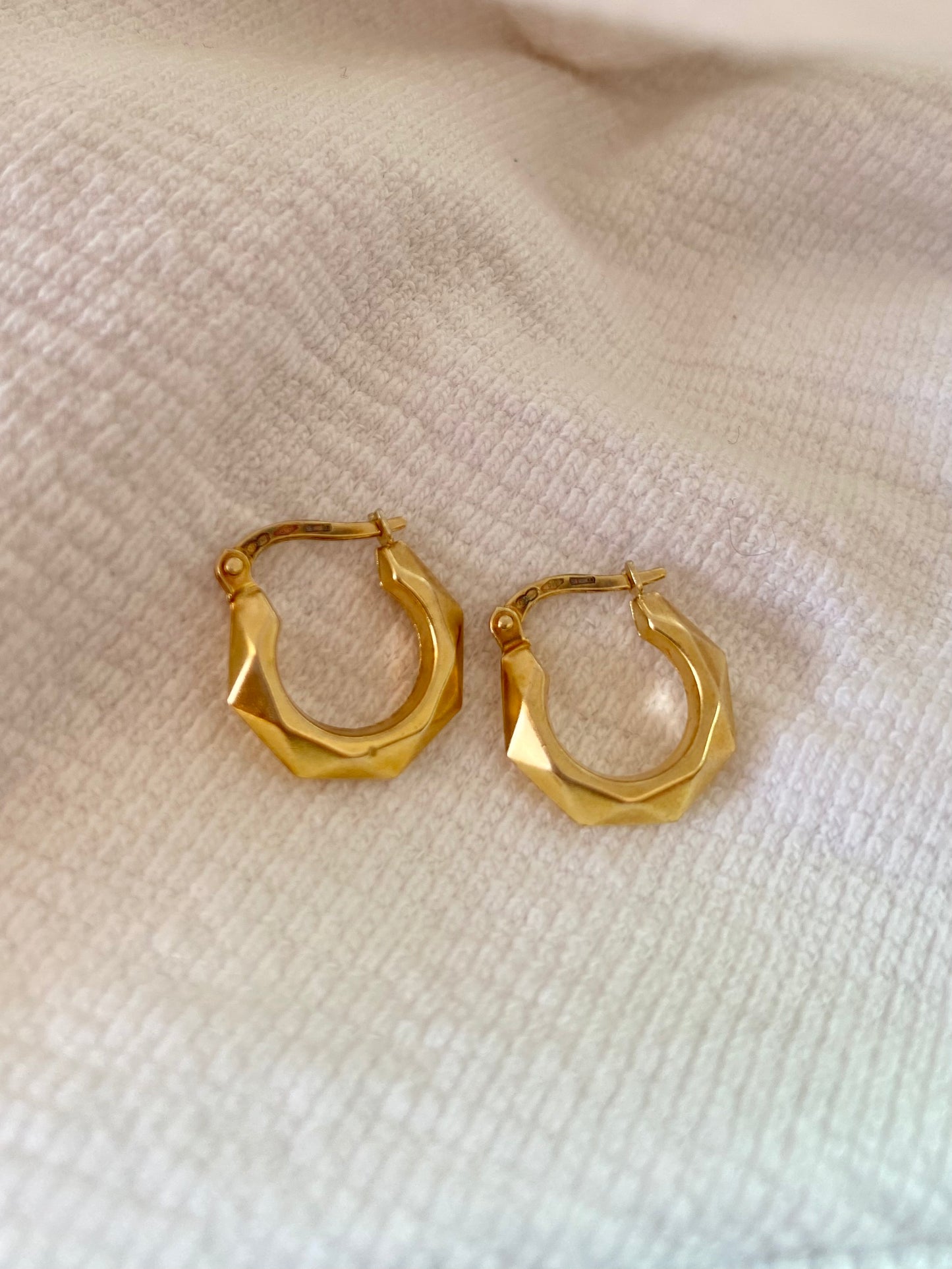 Preloved 9ct Gold Faceted Hoop Earrings