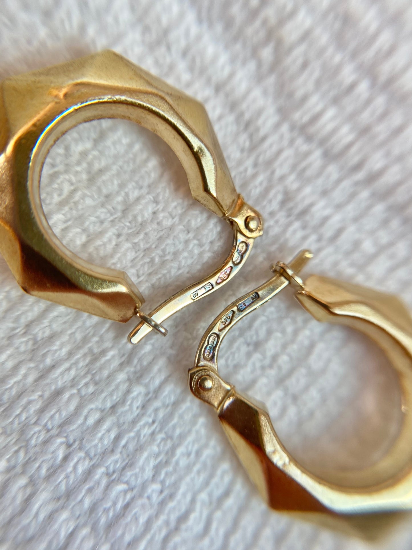 Preloved 9ct Gold Faceted Hoop Earrings