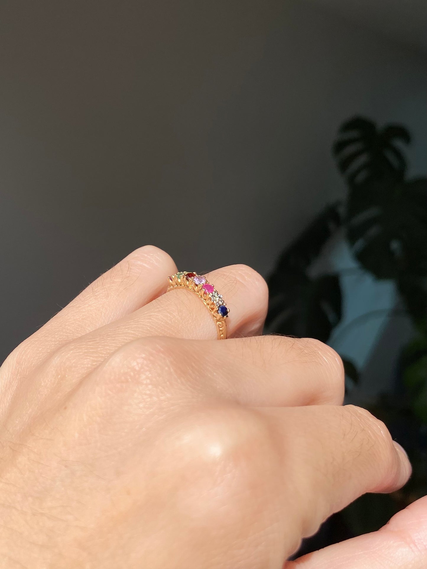 Vintage 9ct Gold REGARDS Ring