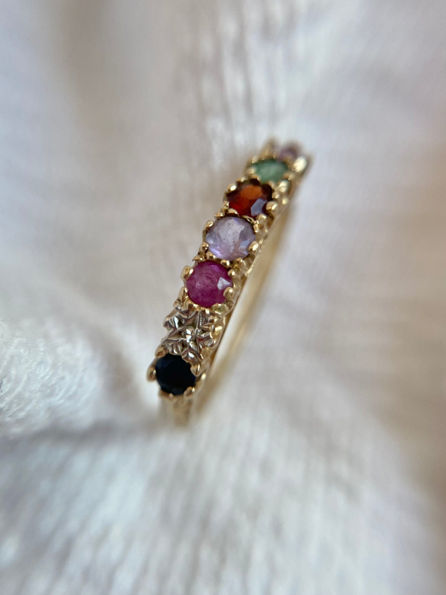 Vintage 9ct Gold REGARDS Ring