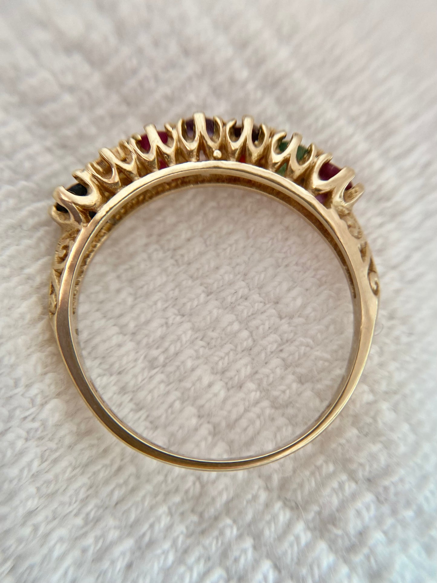Vintage 9ct Gold REGARDS Ring