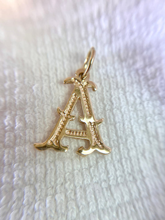 Preloved 9ct Gold Fancy Letter A Pendant