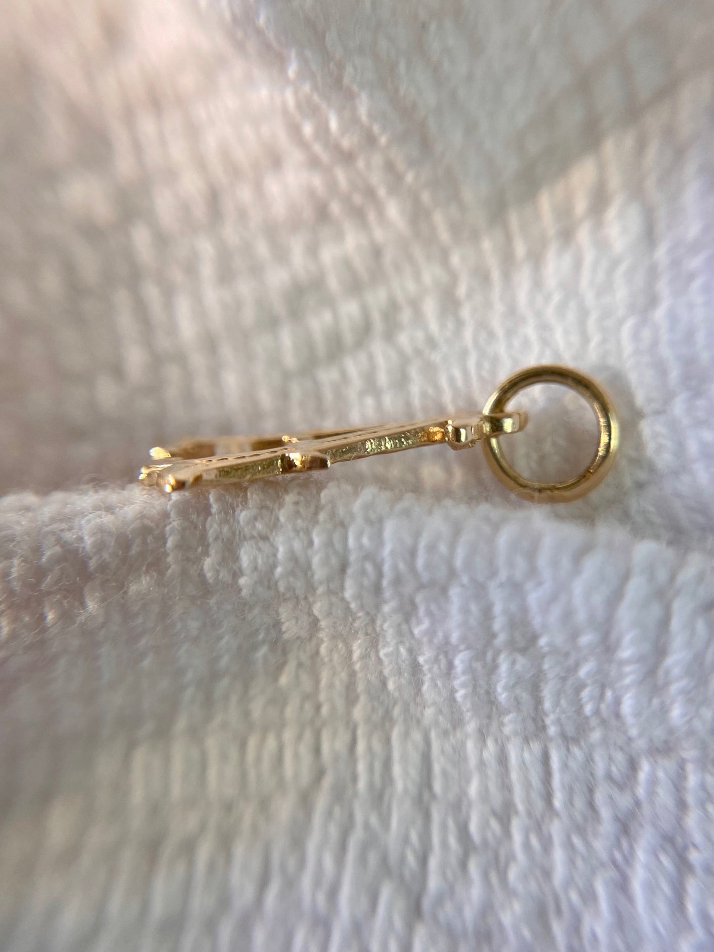 Preloved 9ct Gold Fancy Letter A Pendant