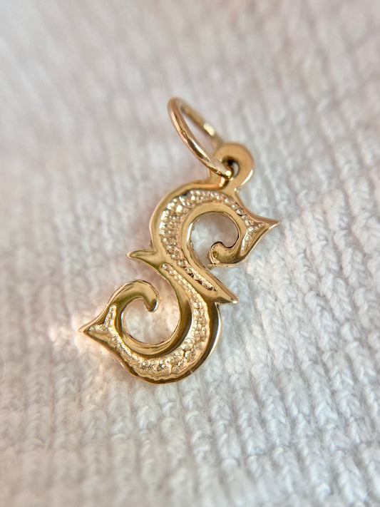 Preloved 9ct Gold Fancy Letter S Pendant