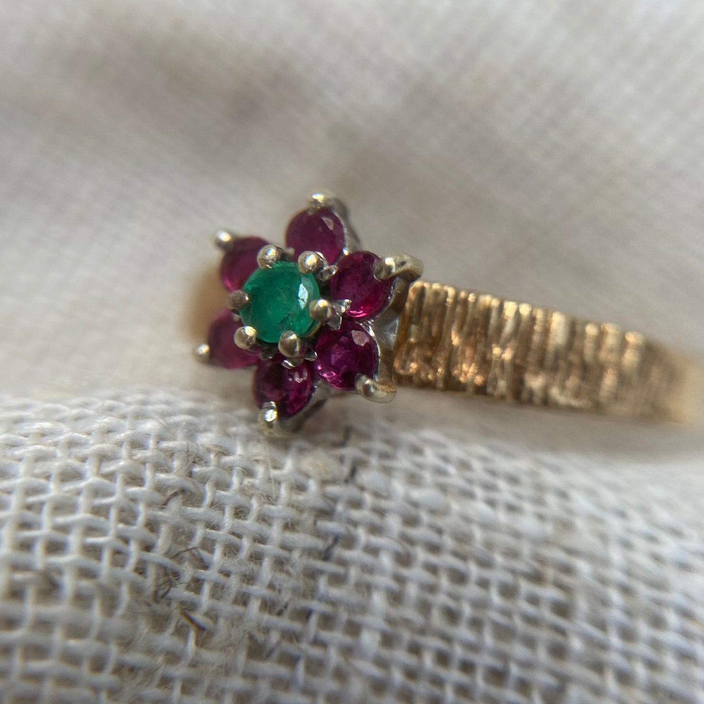 Vintage 9ct Gold Ruby & Emerald Ring