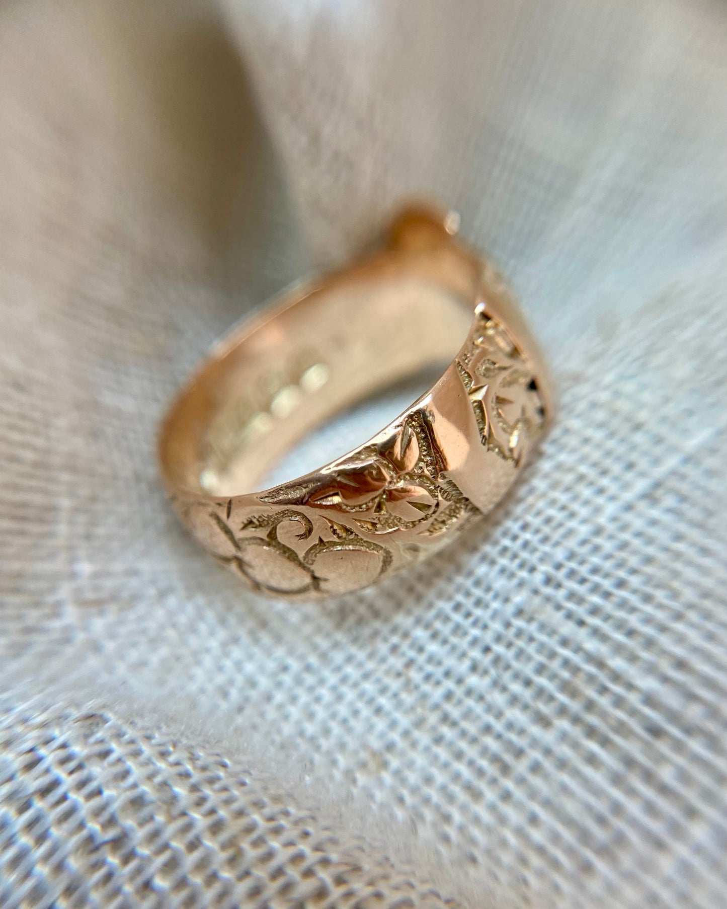 Antique 9ct Gold Ivy Buckle Ring