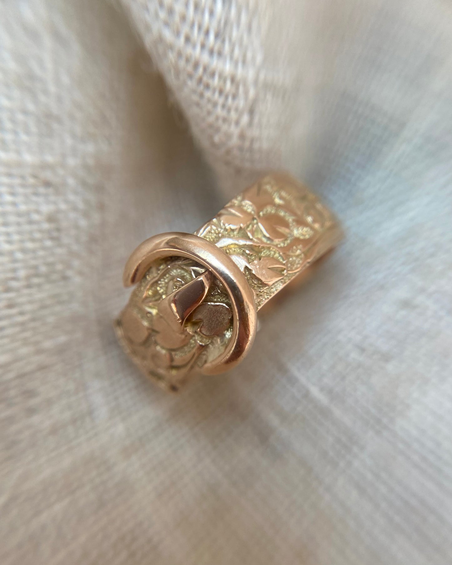 Antique 9ct Gold Ivy Buckle Ring