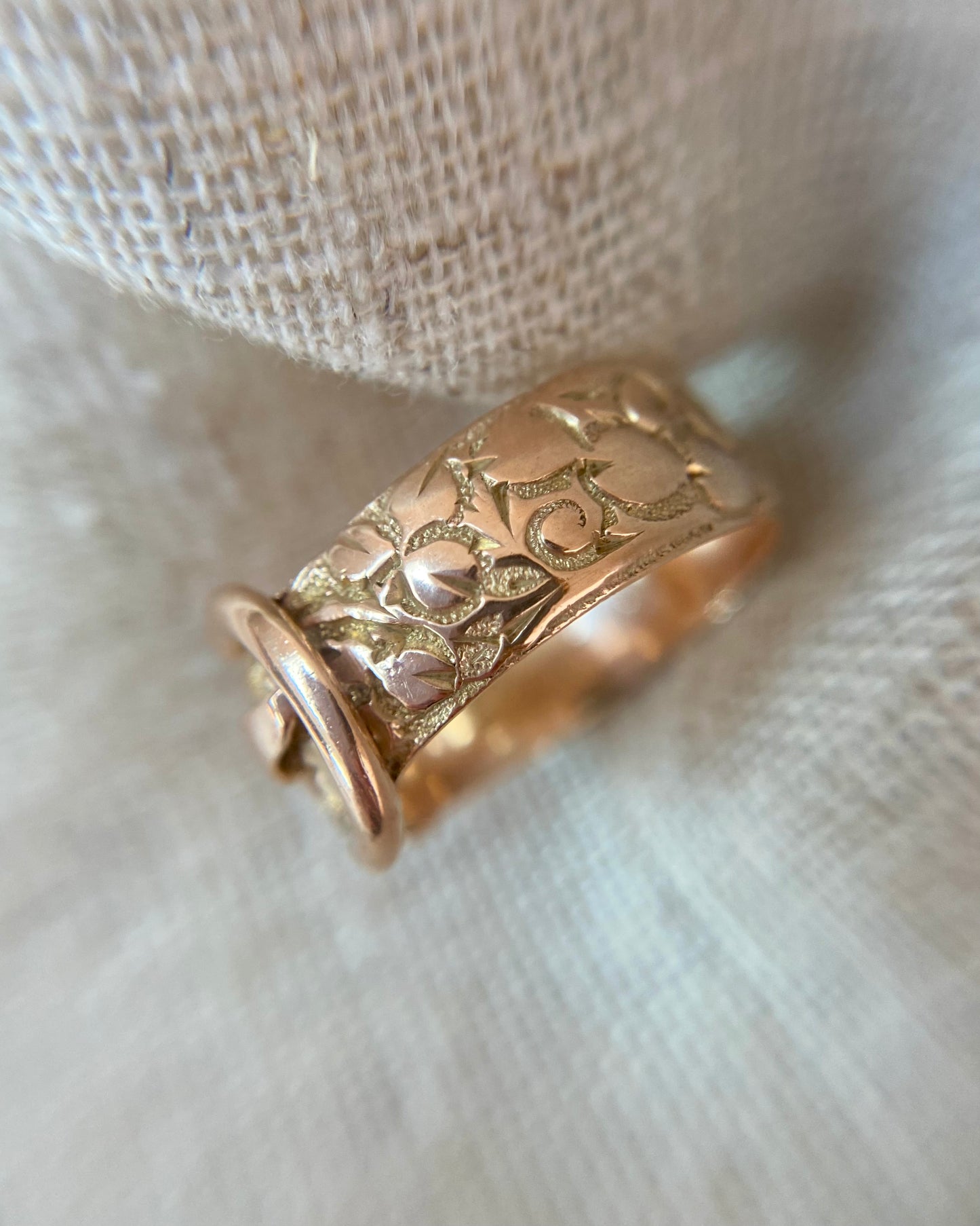 Antique 9ct Gold Ivy Buckle Ring