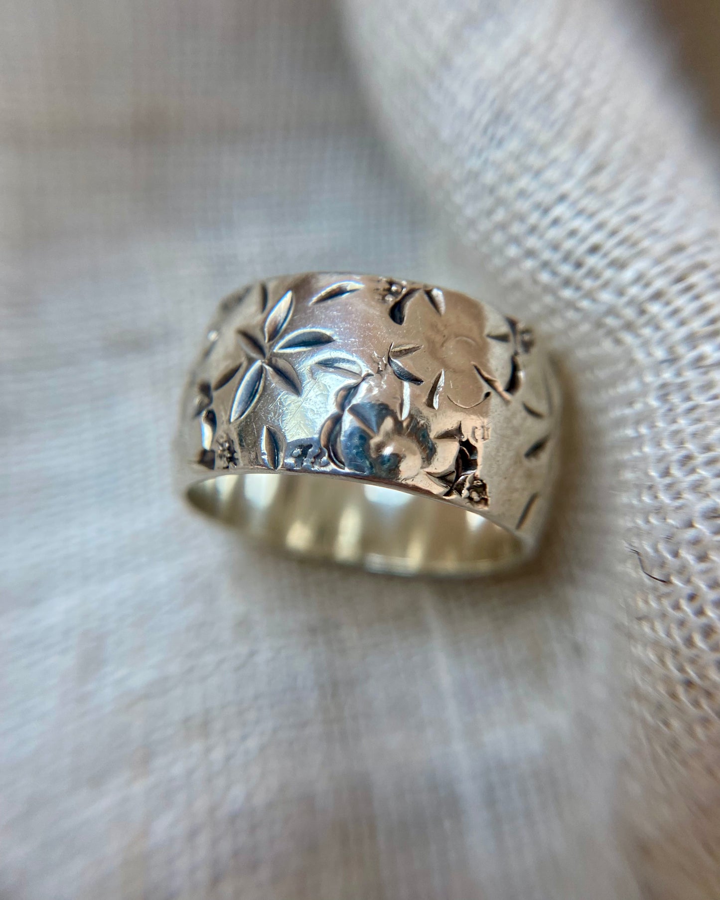 Vintage Silver Floral Cigar Band