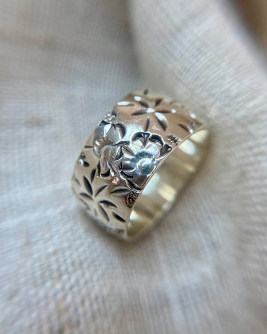 Vintage Silver Floral Cigar Band