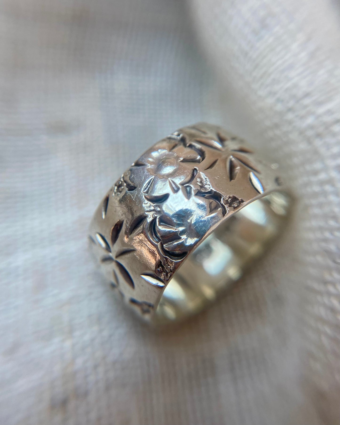 Vintage Silver Floral Cigar Band