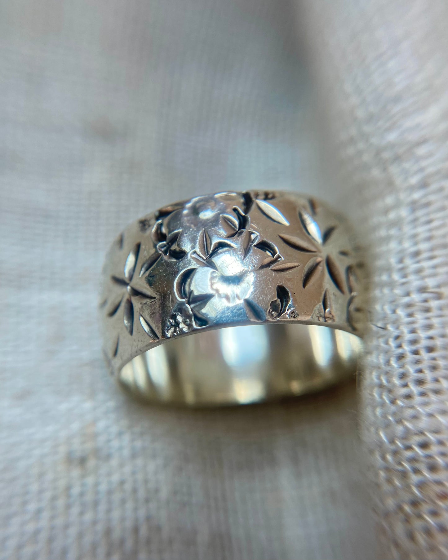 Vintage Silver Floral Cigar Band