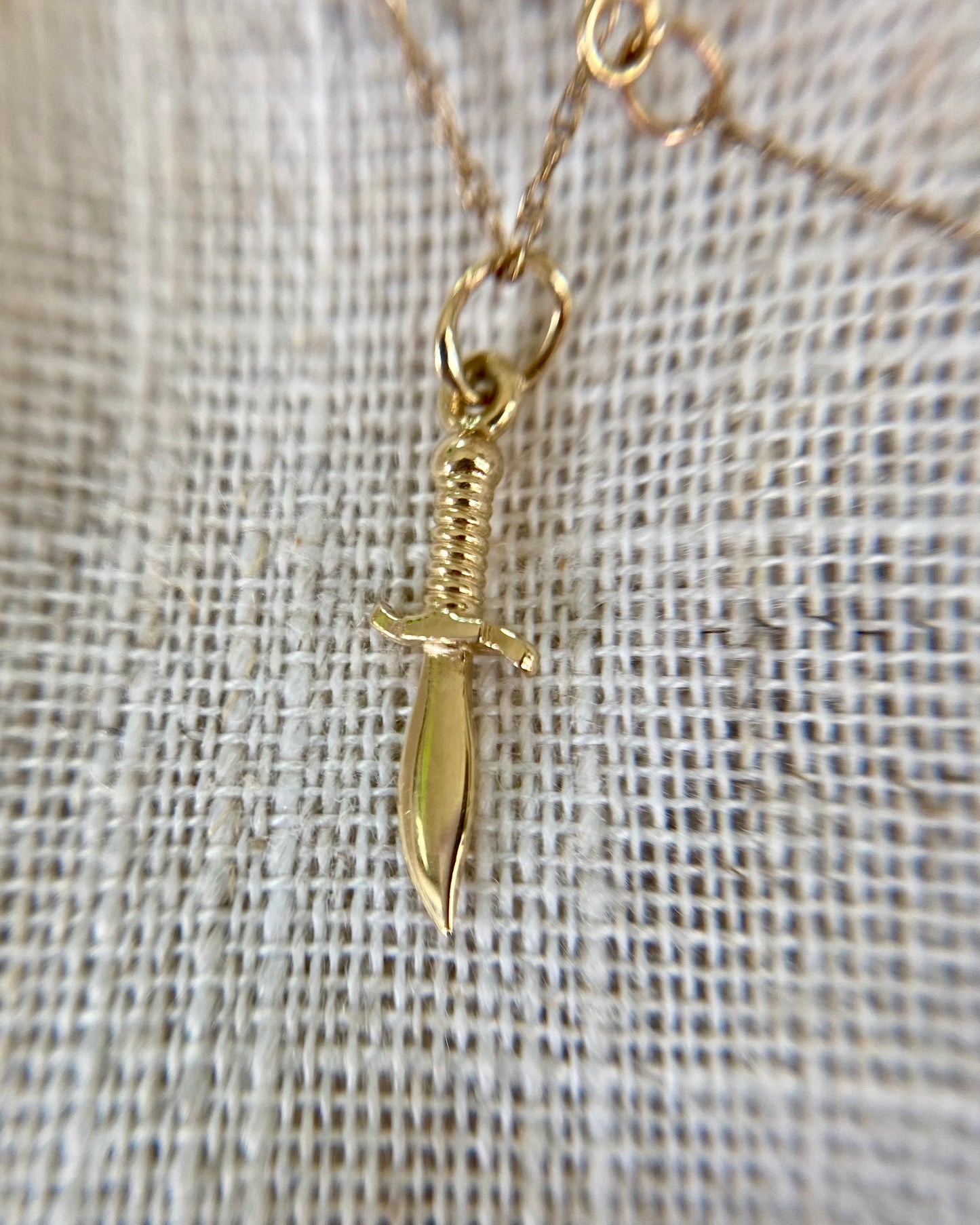 Preloved 9ct Gold Dagger Pendant and Chain