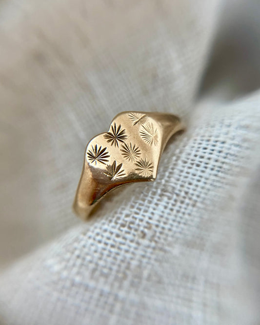 Vintage 9ct Gold Starry Heart Signet Ring
