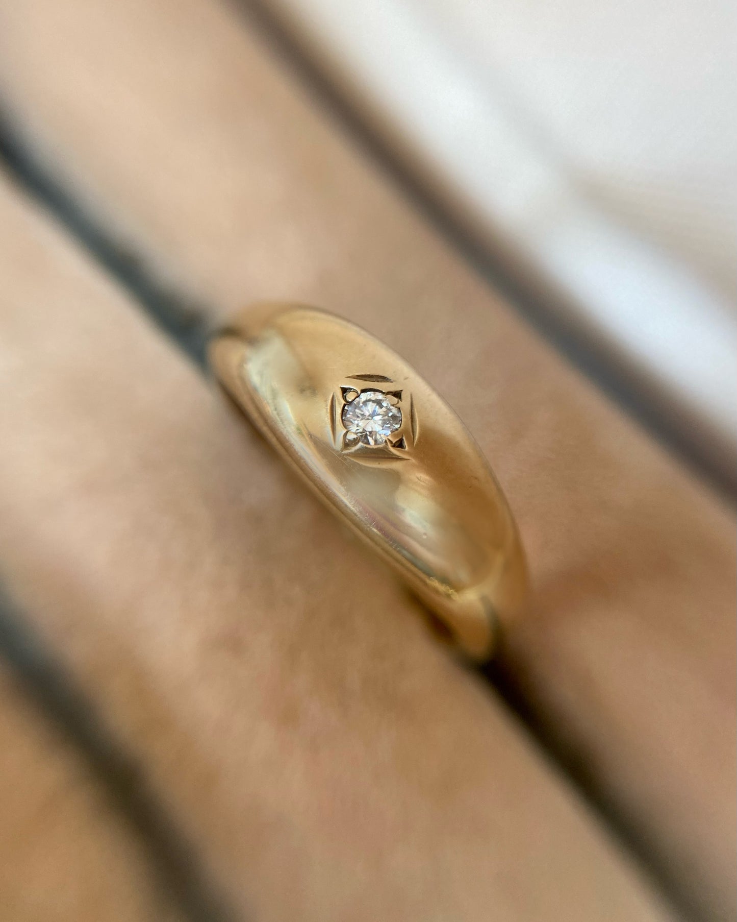 Vintage 9ct Gold Diamond Solitaire Ring