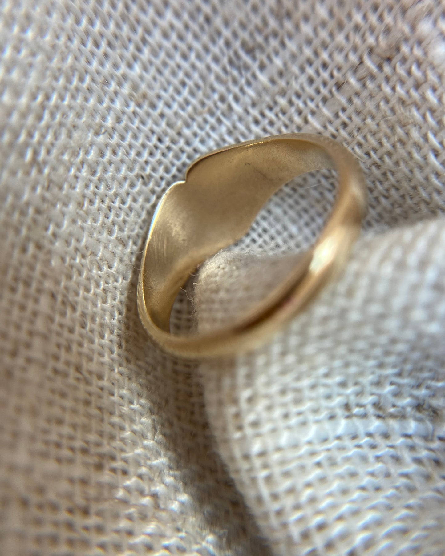 Vintage 9ct Gold Patterned Heart Pinky Ring