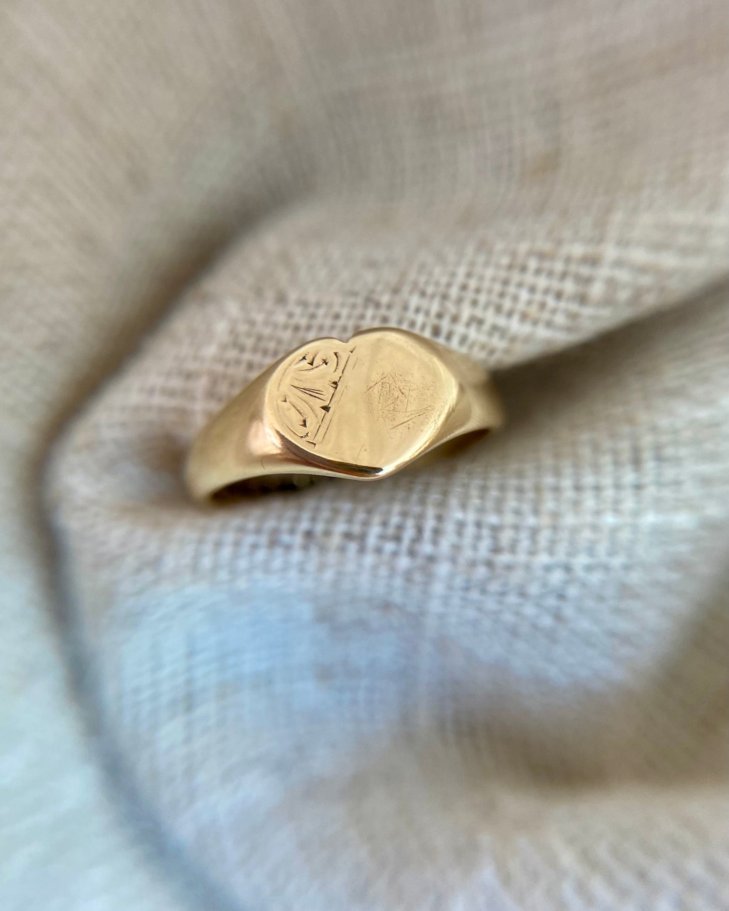 Vintage 9ct Gold Patterned Heart Pinky Ring