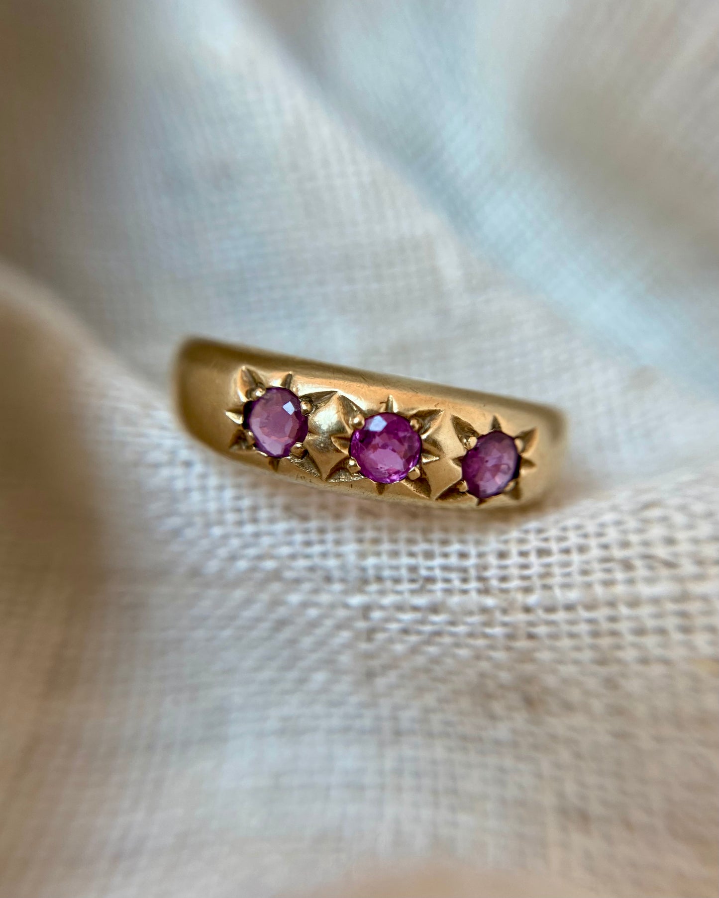 Vintage 9ct Gold Pink Topaz Starburst Trilogy Ring